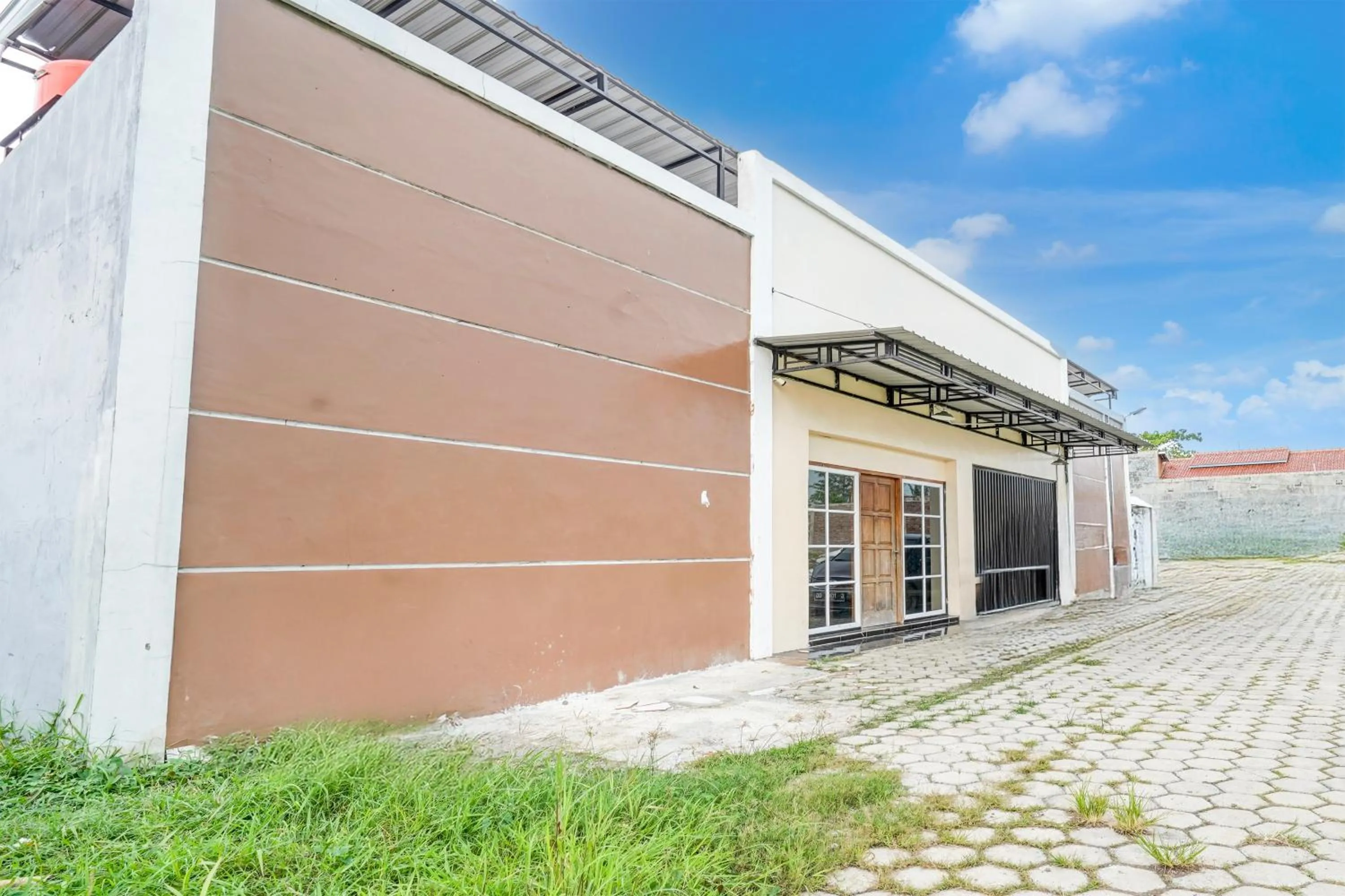 Property building in Hotel O Slawi Near Alun- Alu Slawi Formerly Boarding Inn