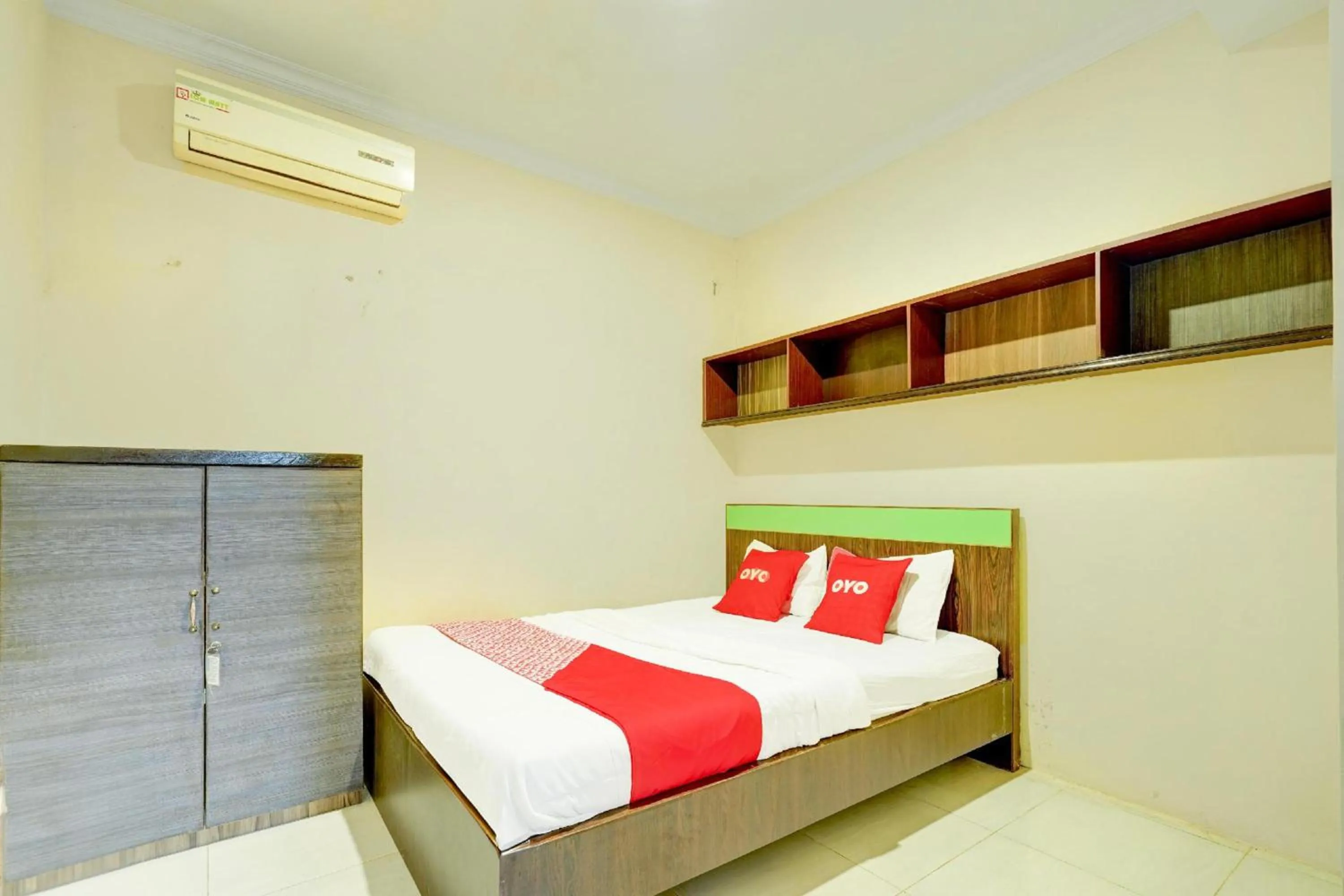Photo of the whole room, Bed in Hotel O Slawi Near Alun- Alu Slawi Formerly Boarding Inn