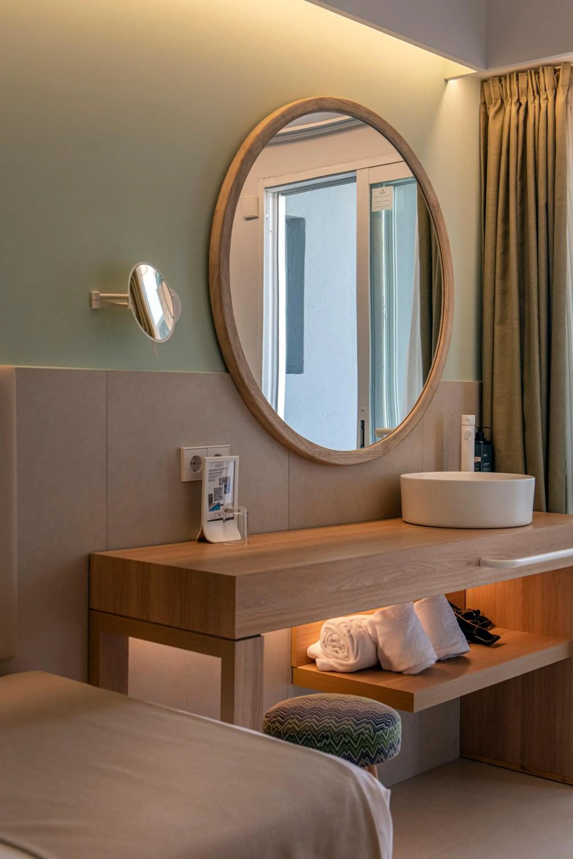 Photo of the whole room, Bed in Bordoy Cosmopolitan