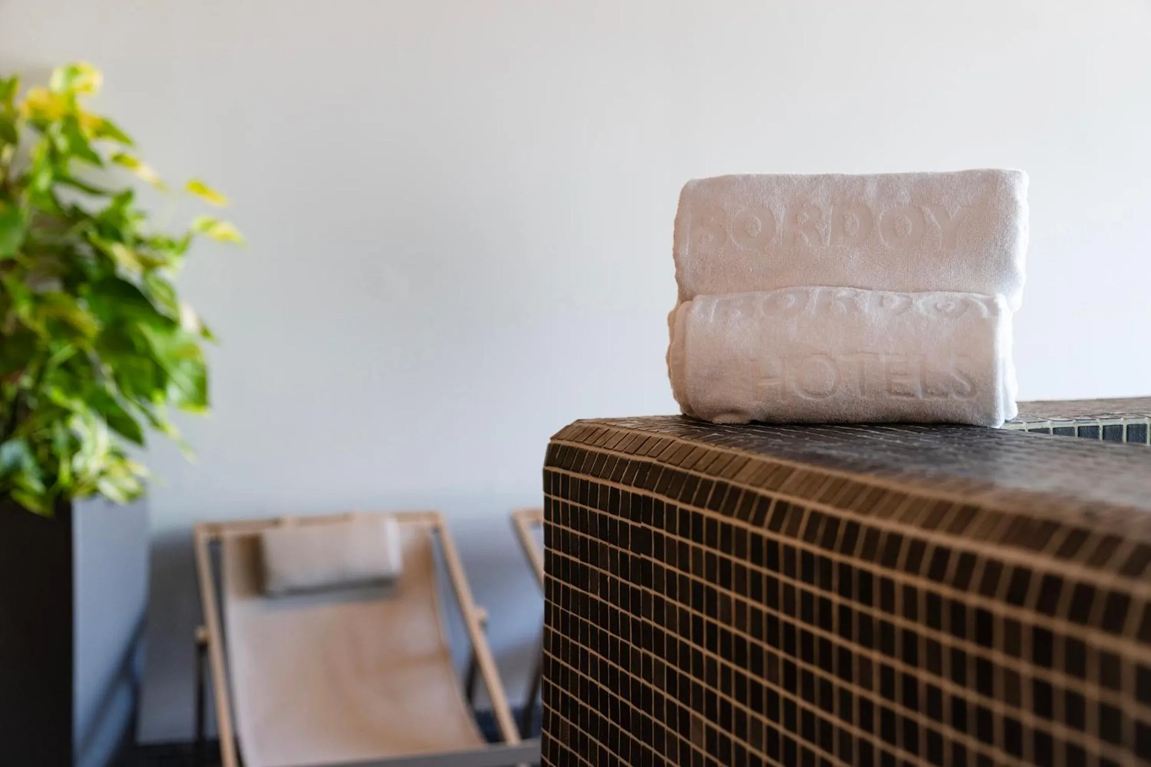 Hot Spring Bath in Bordoy Cosmopolitan