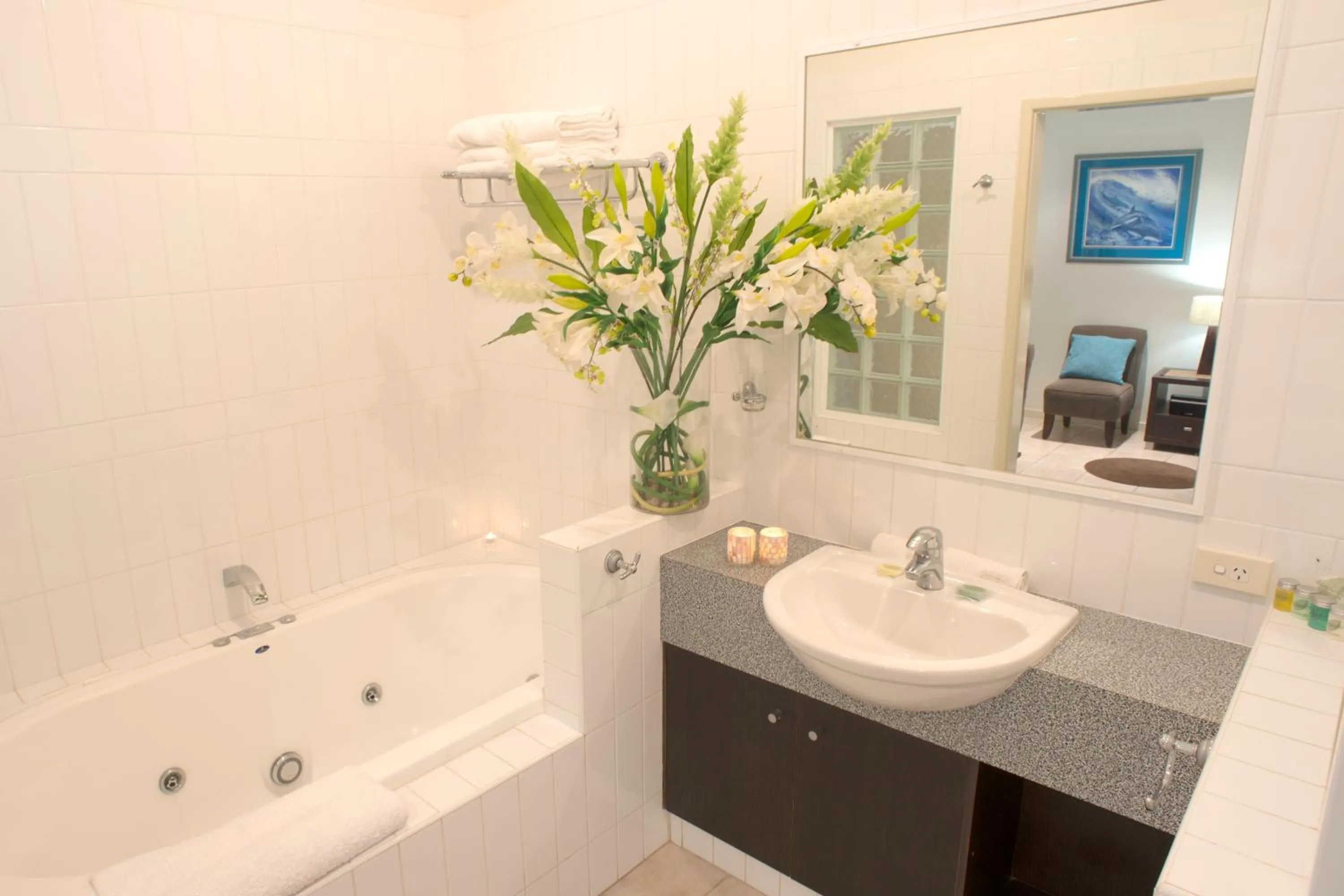 Hot Tub in Gecko Lodge Kalbarri