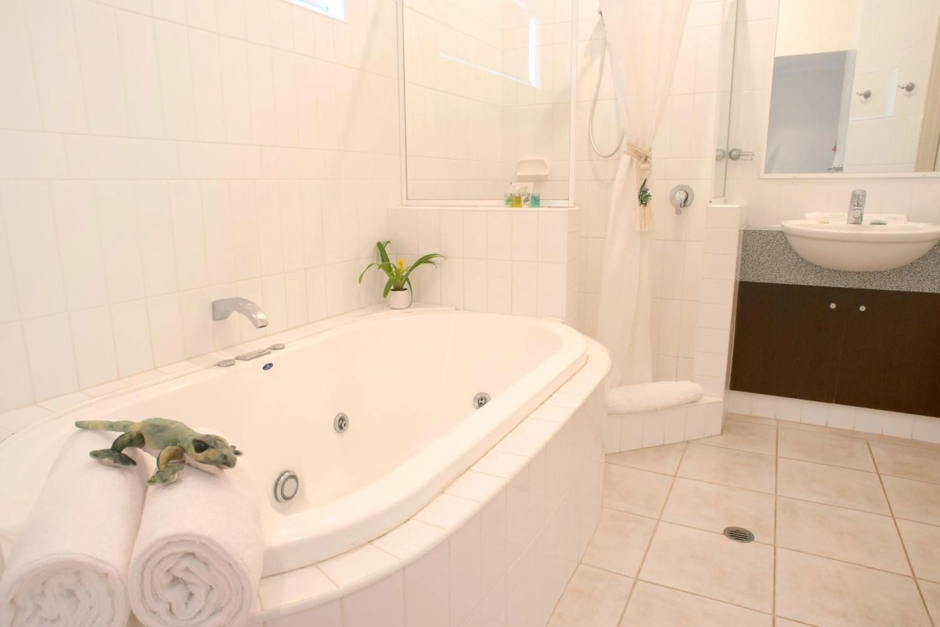 Hot Tub in Gecko Lodge Kalbarri