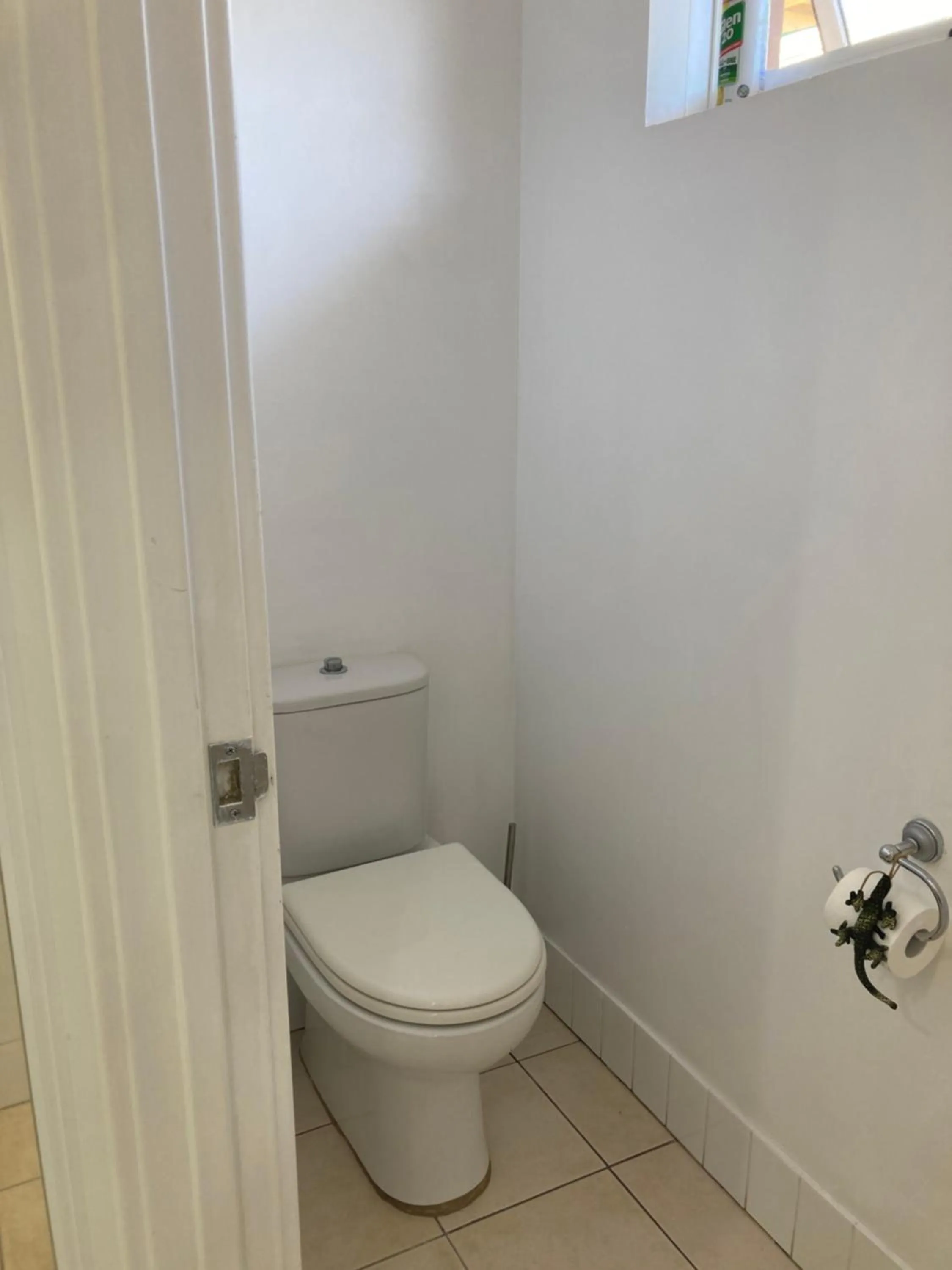 Toilet in Gecko Lodge Kalbarri