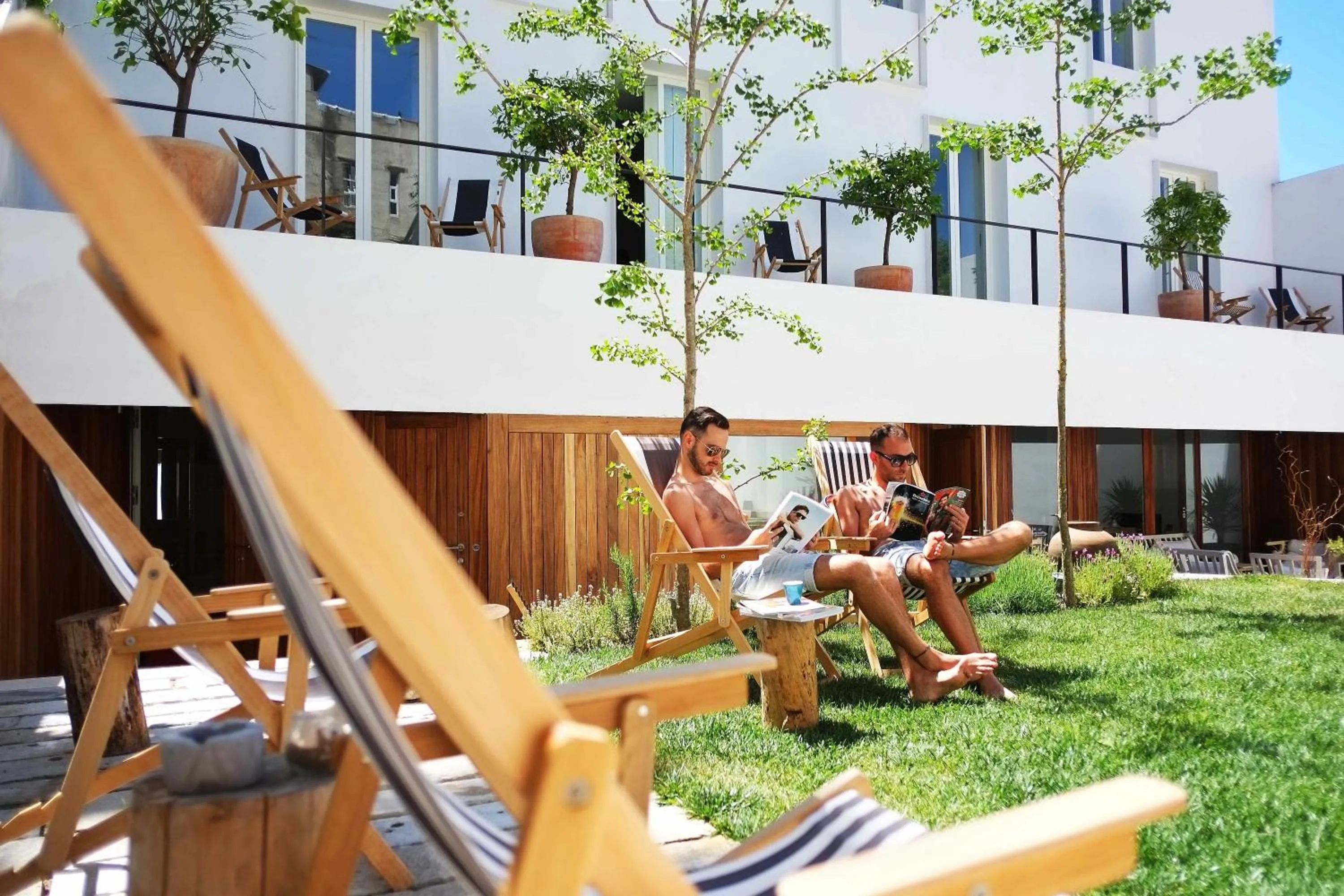 Garden in The Late Birds Lisbon - Gay Urban Resort