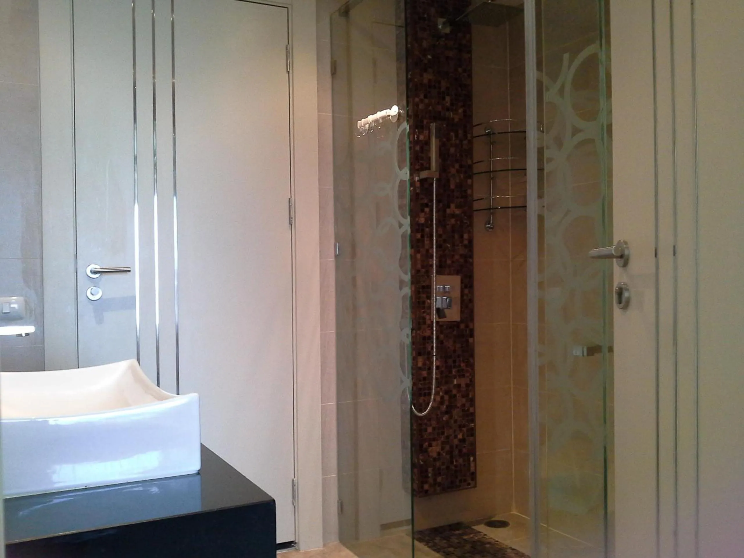 Shower in Cosy Beach View Apartments