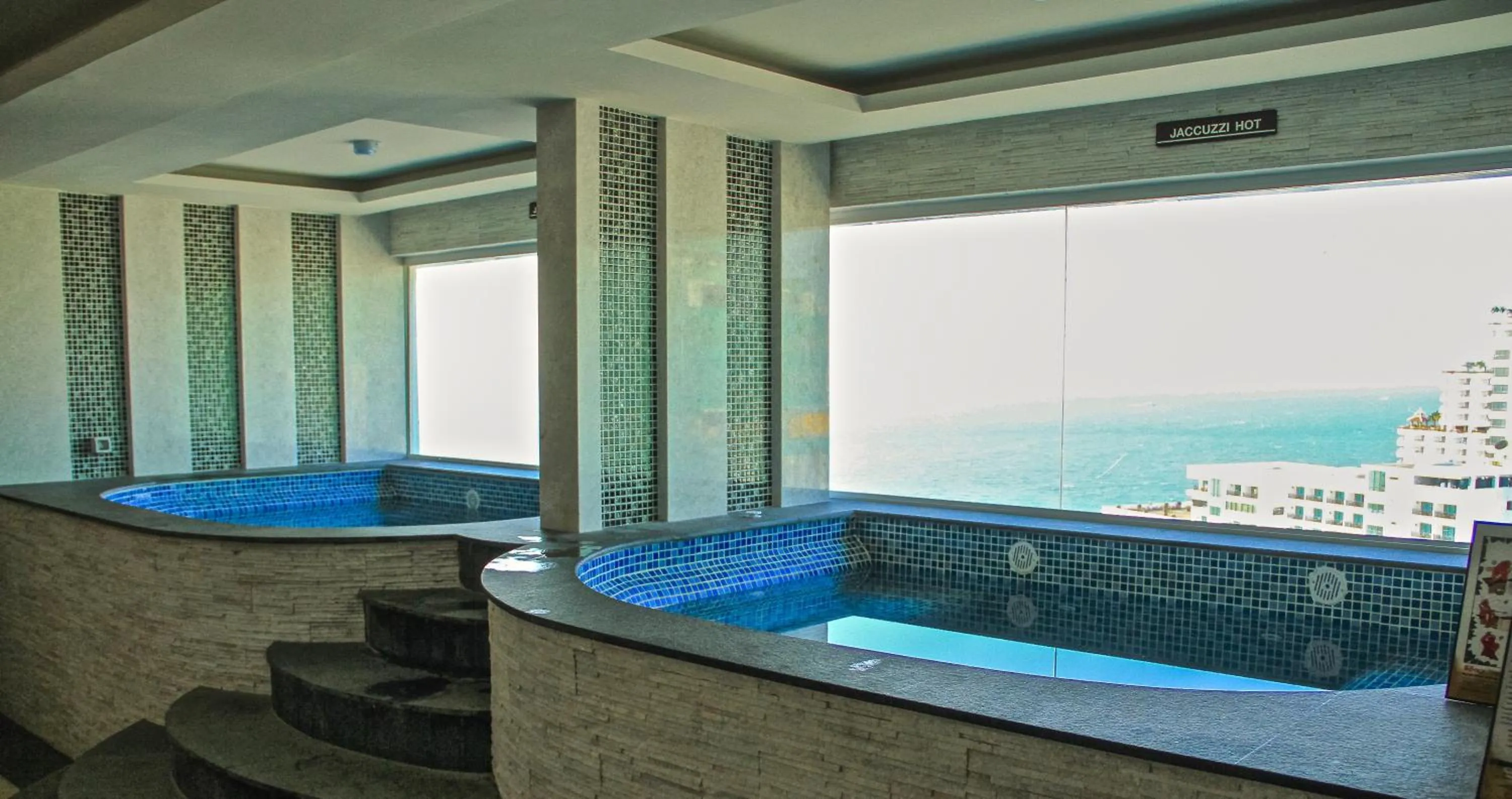 Hot Tub in Cosy Beach View Apartments