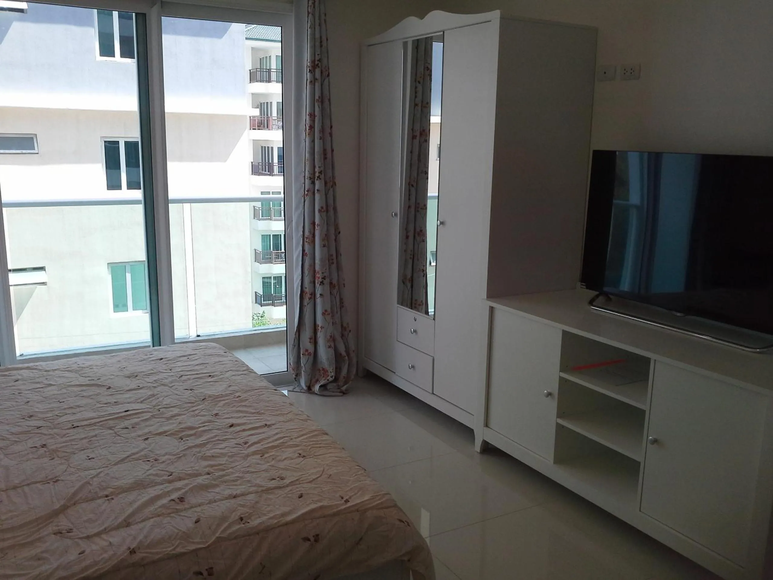 City view, Bed in Cosy Beach View Apartments