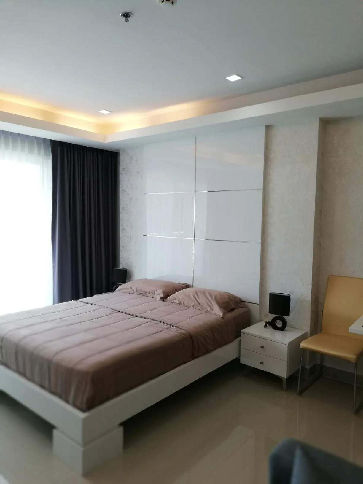 Bed in Cosy Beach View Apartments