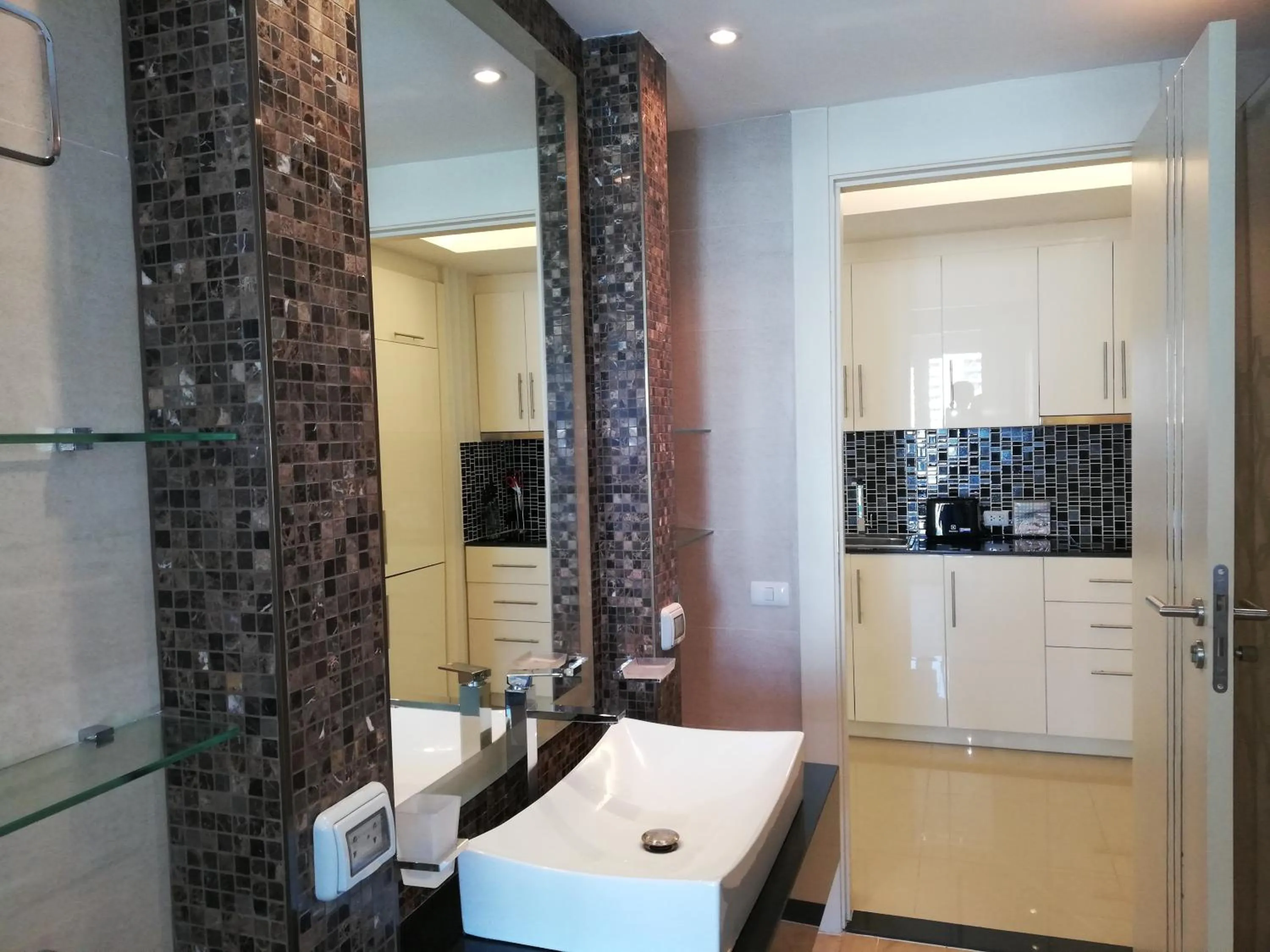 Bathroom in Cosy Beach View Apartments