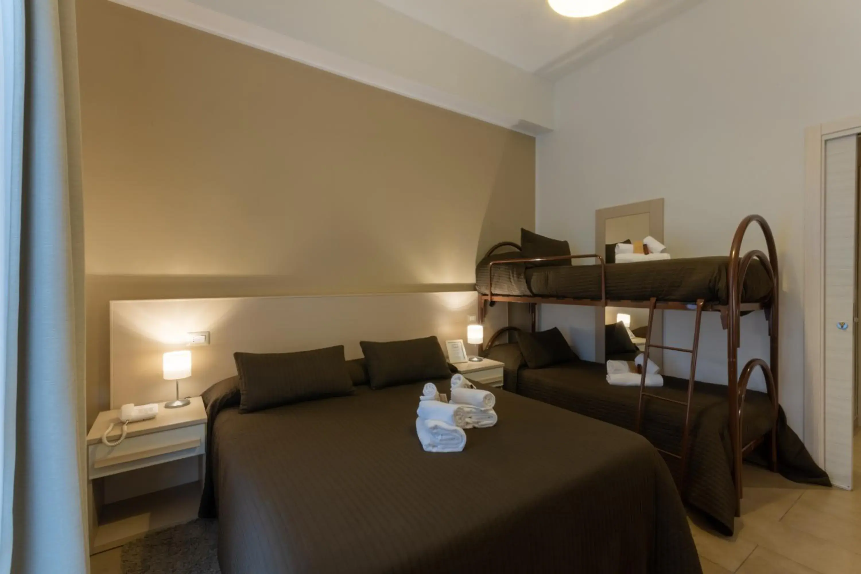 Deluxe Quadruple Room - single occupancy in B&B Cairoli Deluxe Quadruple Room - single occupancy in B&B Cairoli