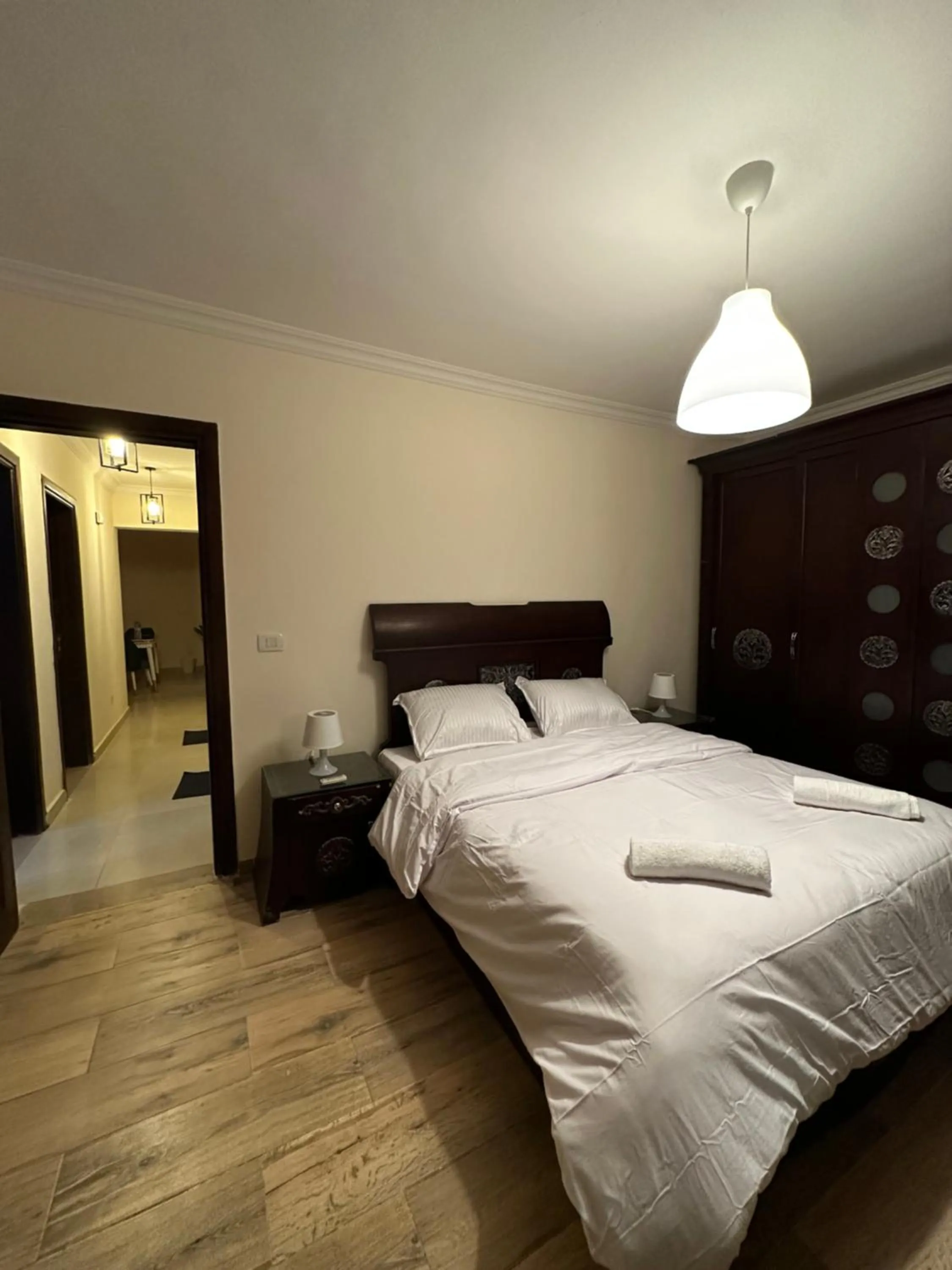 Bed in JRE-EG modern aprt Sheikh Zayed