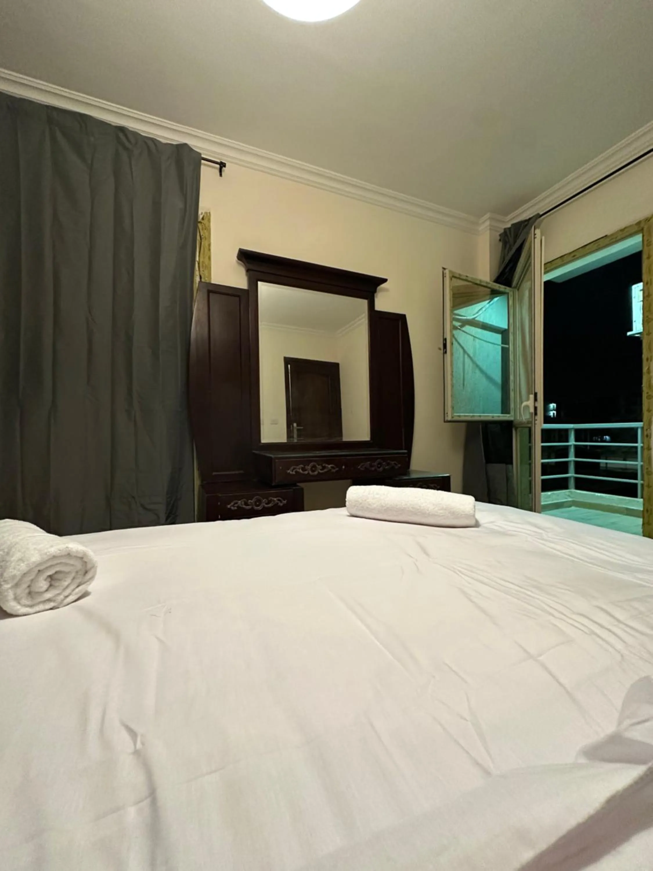 Bed in JRE-EG modern aprt Sheikh Zayed