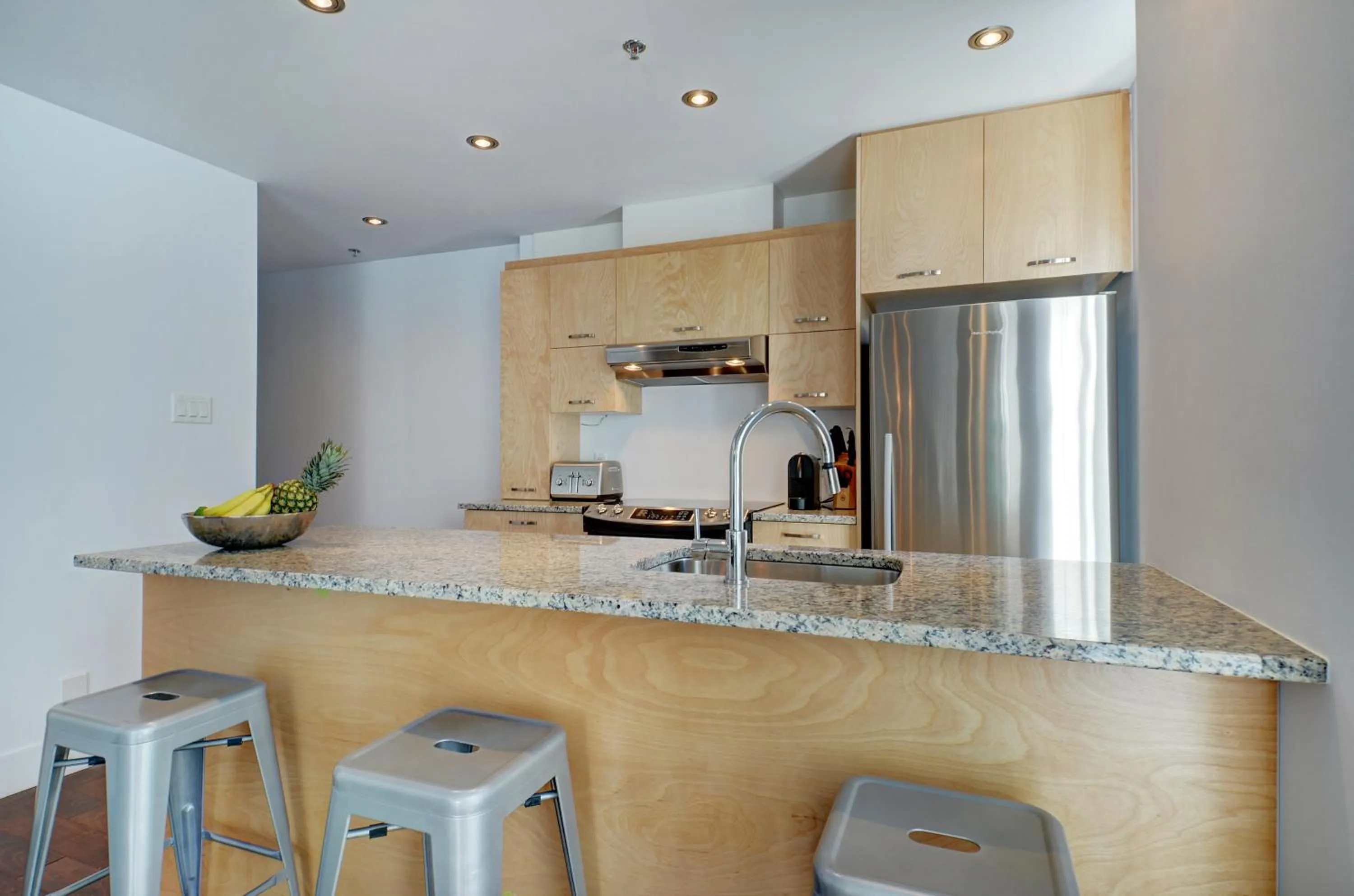 Kitchen or kitchenette in Les Immeubles Charlevoix - Le 760-506