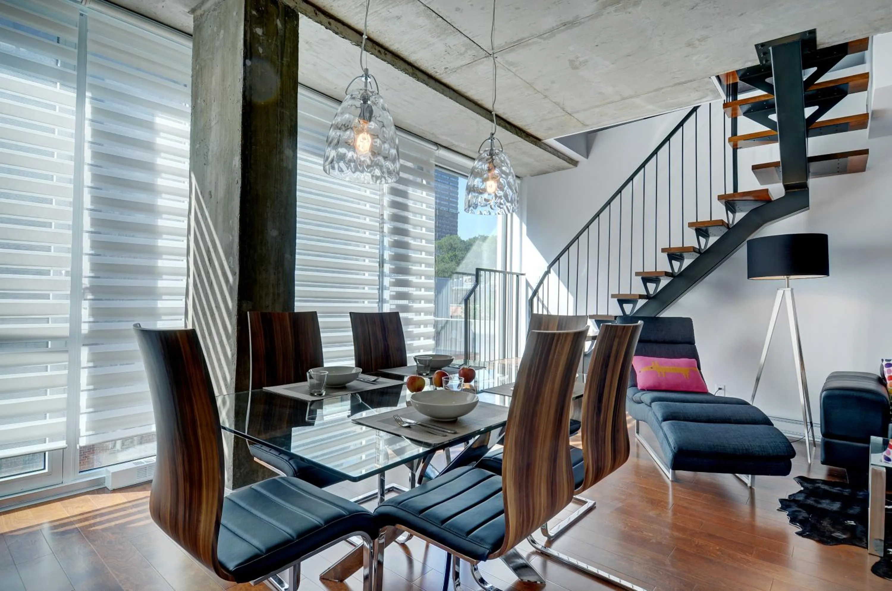 Dining area in Les Immeubles Charlevoix - Le 760-506