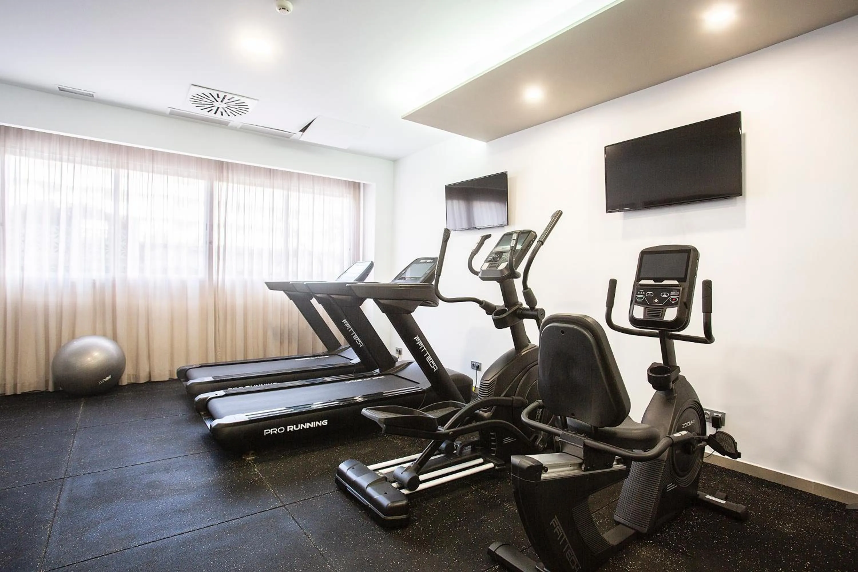 Fitness centre/facilities in BQ Delfín Azul Hotel