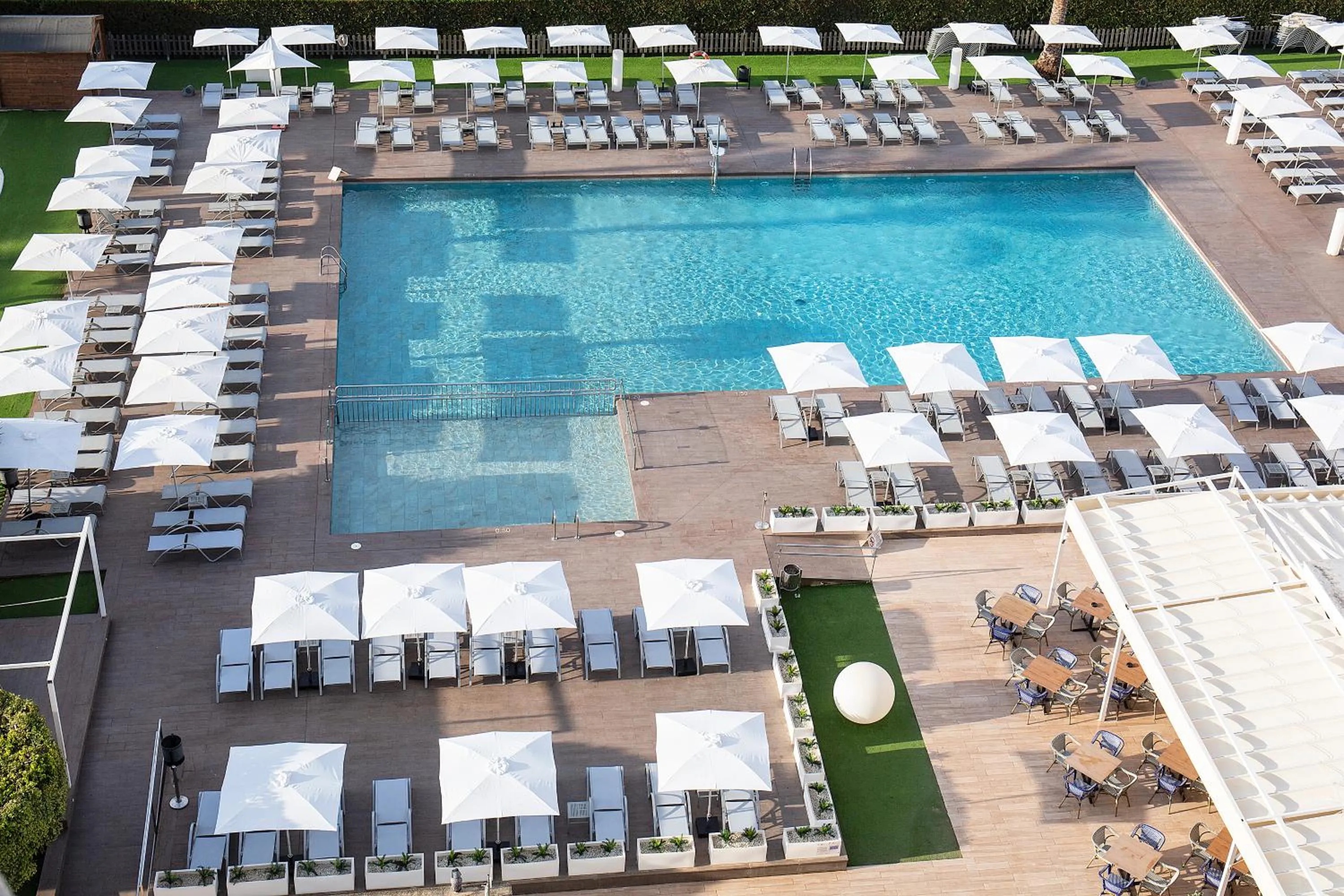 Swimming pool in BQ Delfín Azul Hotel
