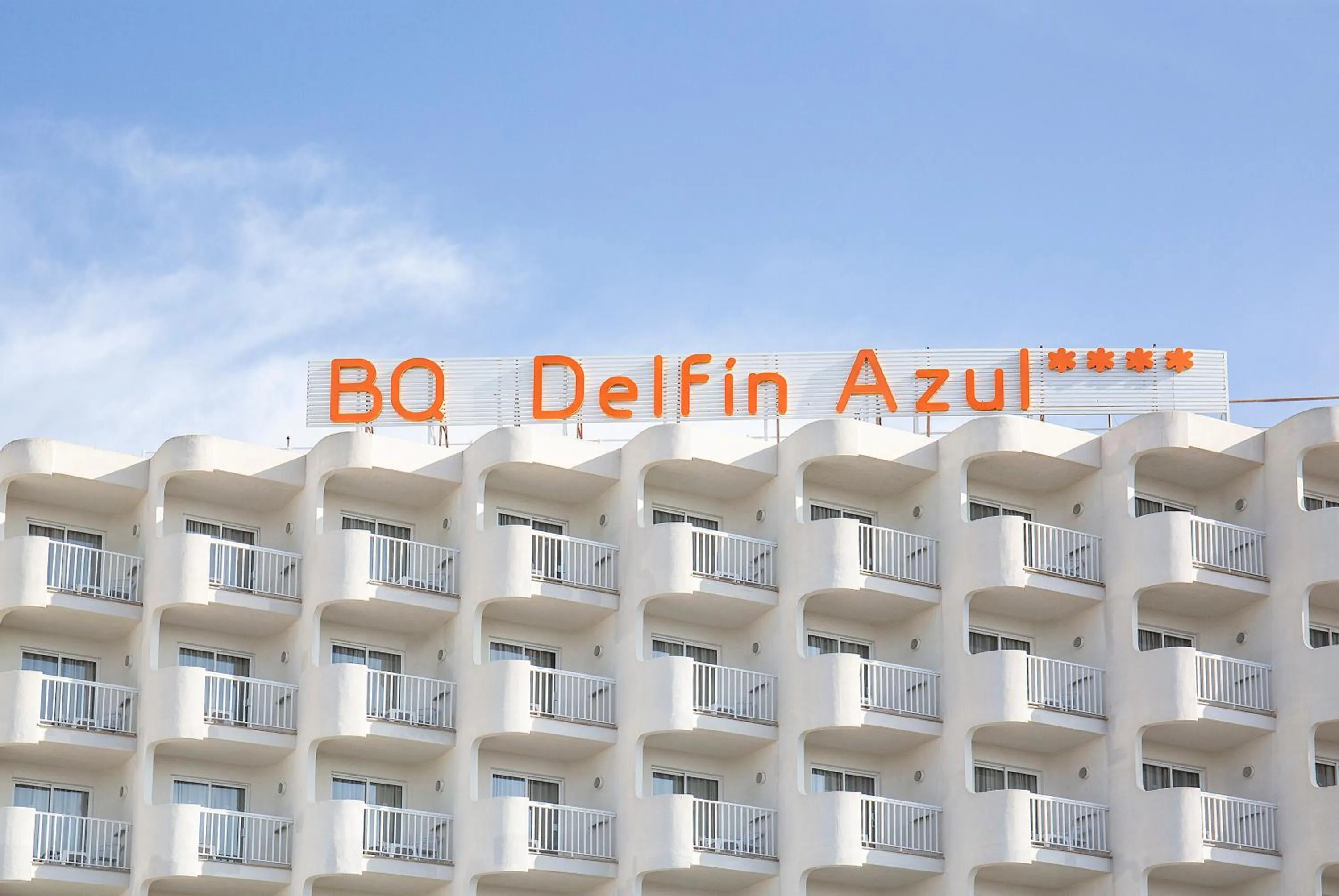 Property building in BQ Delfín Azul Hotel