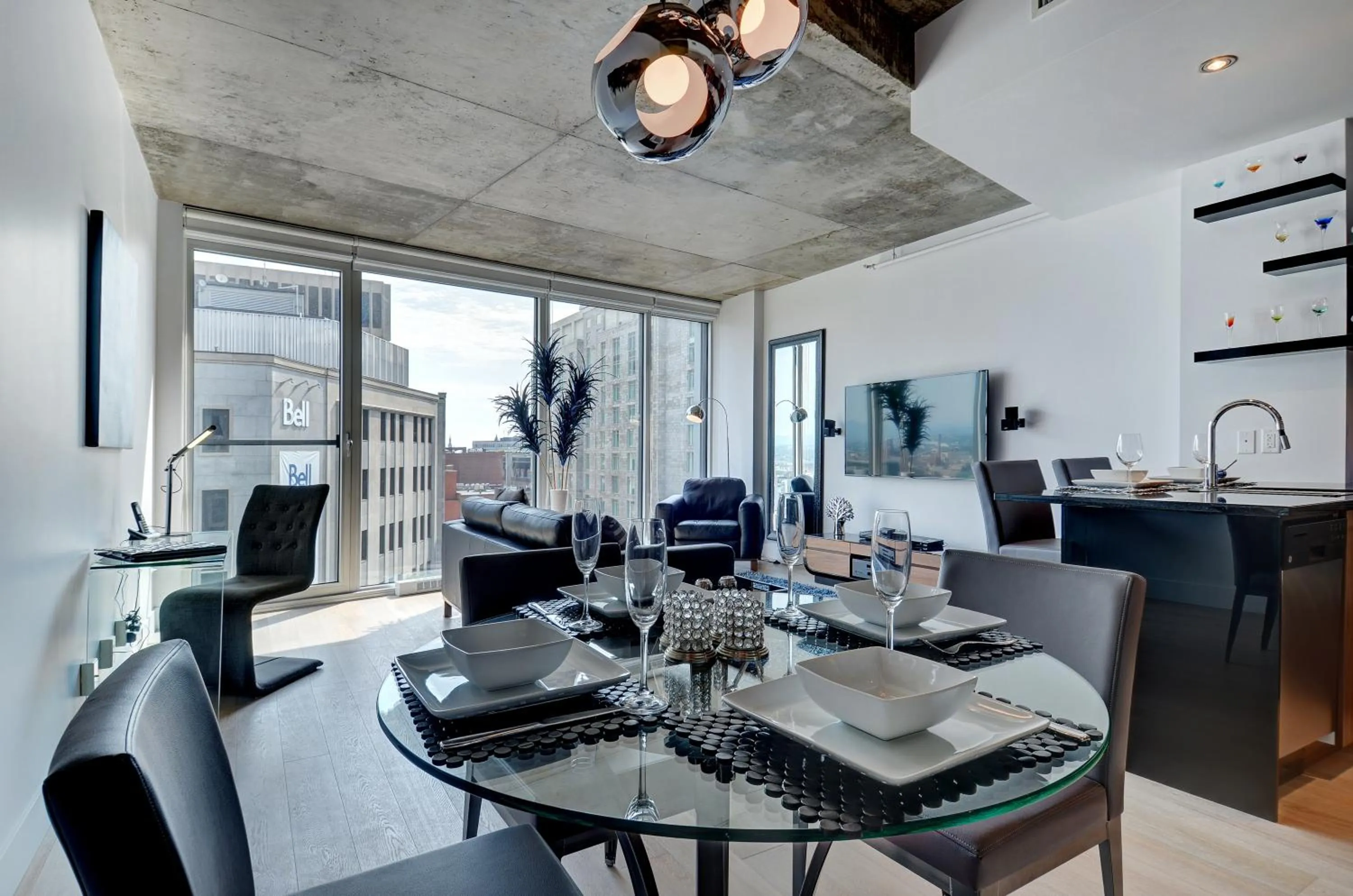Dining area in Les Immeubles Charlevoix - Le 760-610