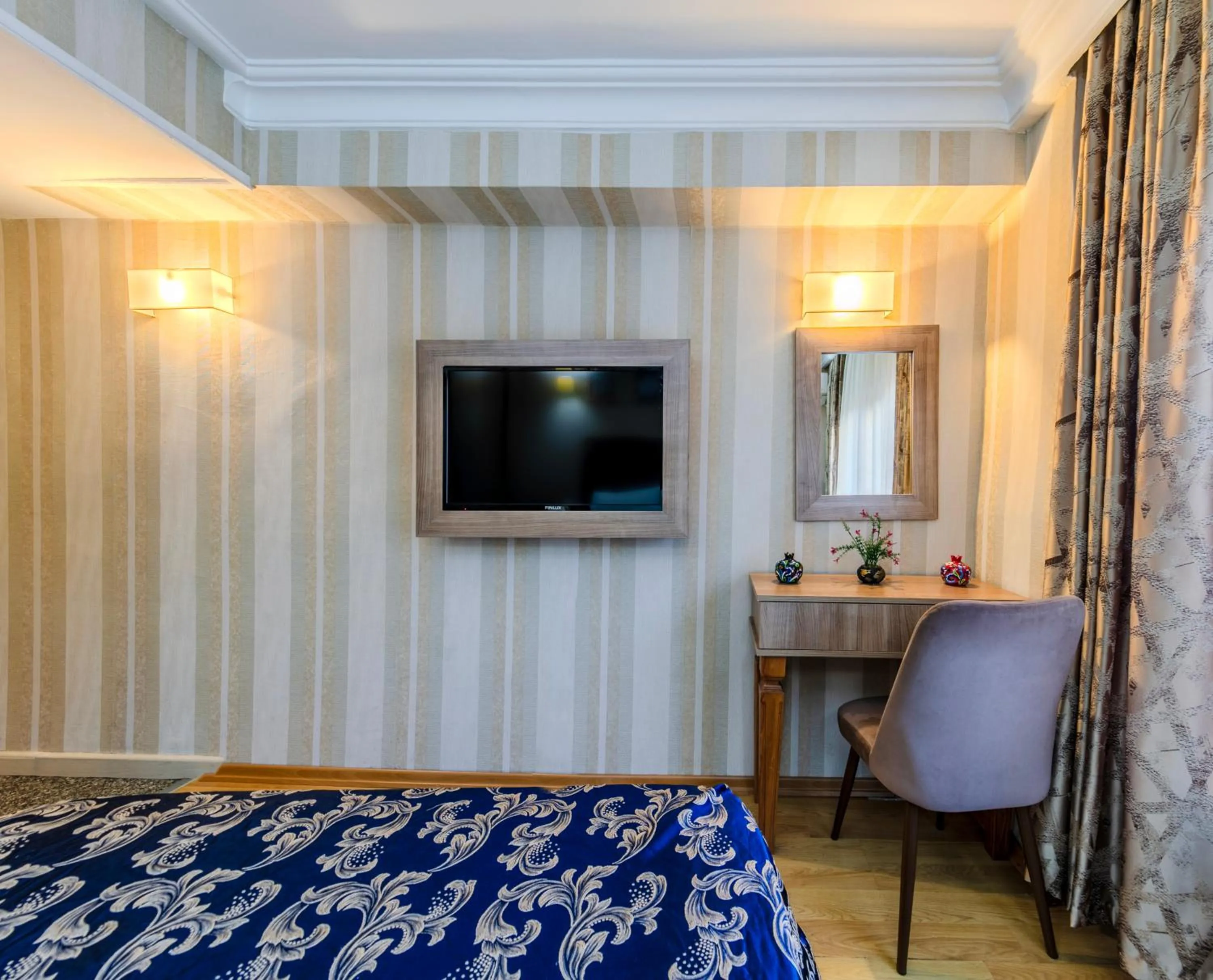 TV and multimedia, Bed in Hamit Hotel Istanbul - Special Category