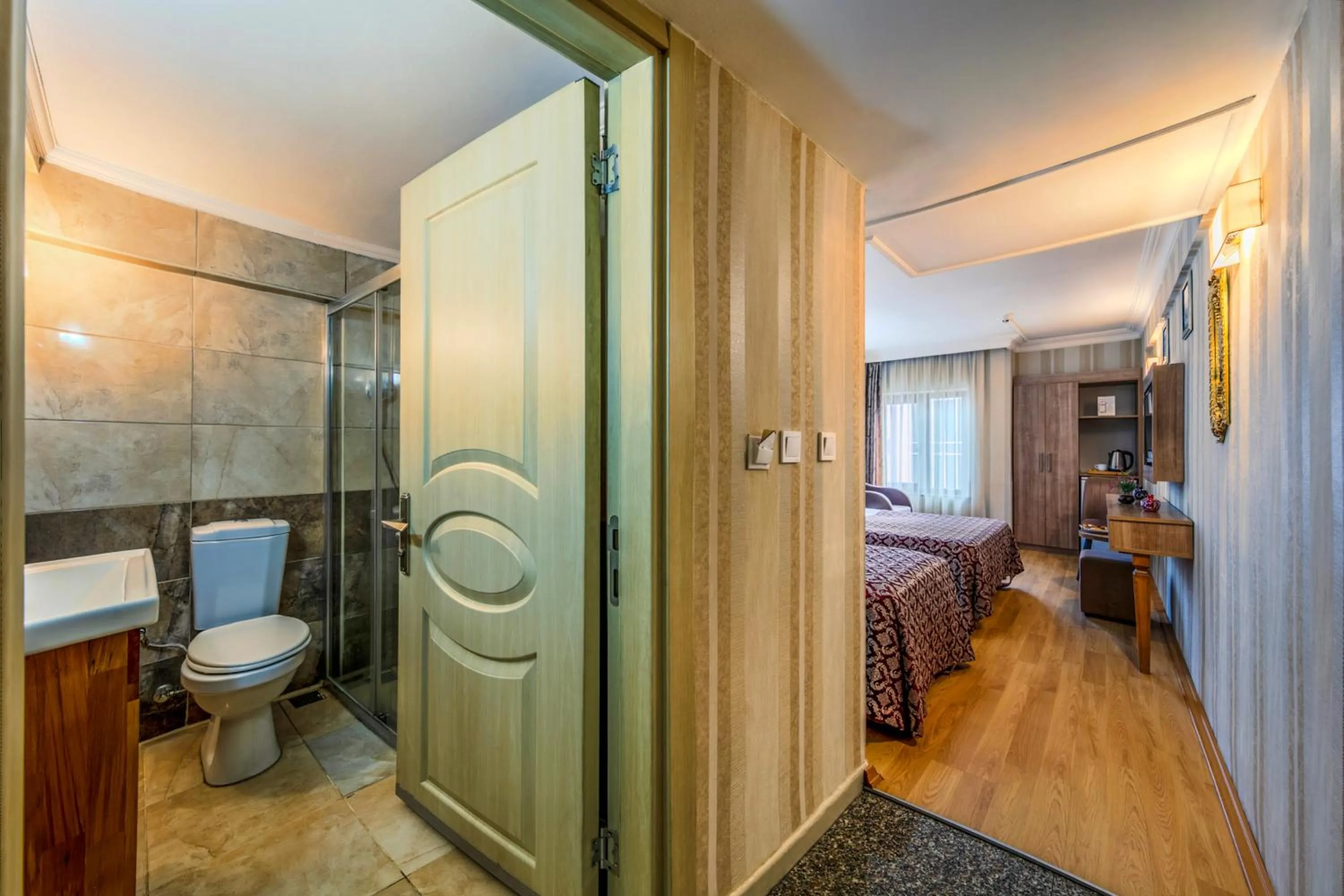 Toilet, Bed in Hamit Hotel Istanbul - Special Category