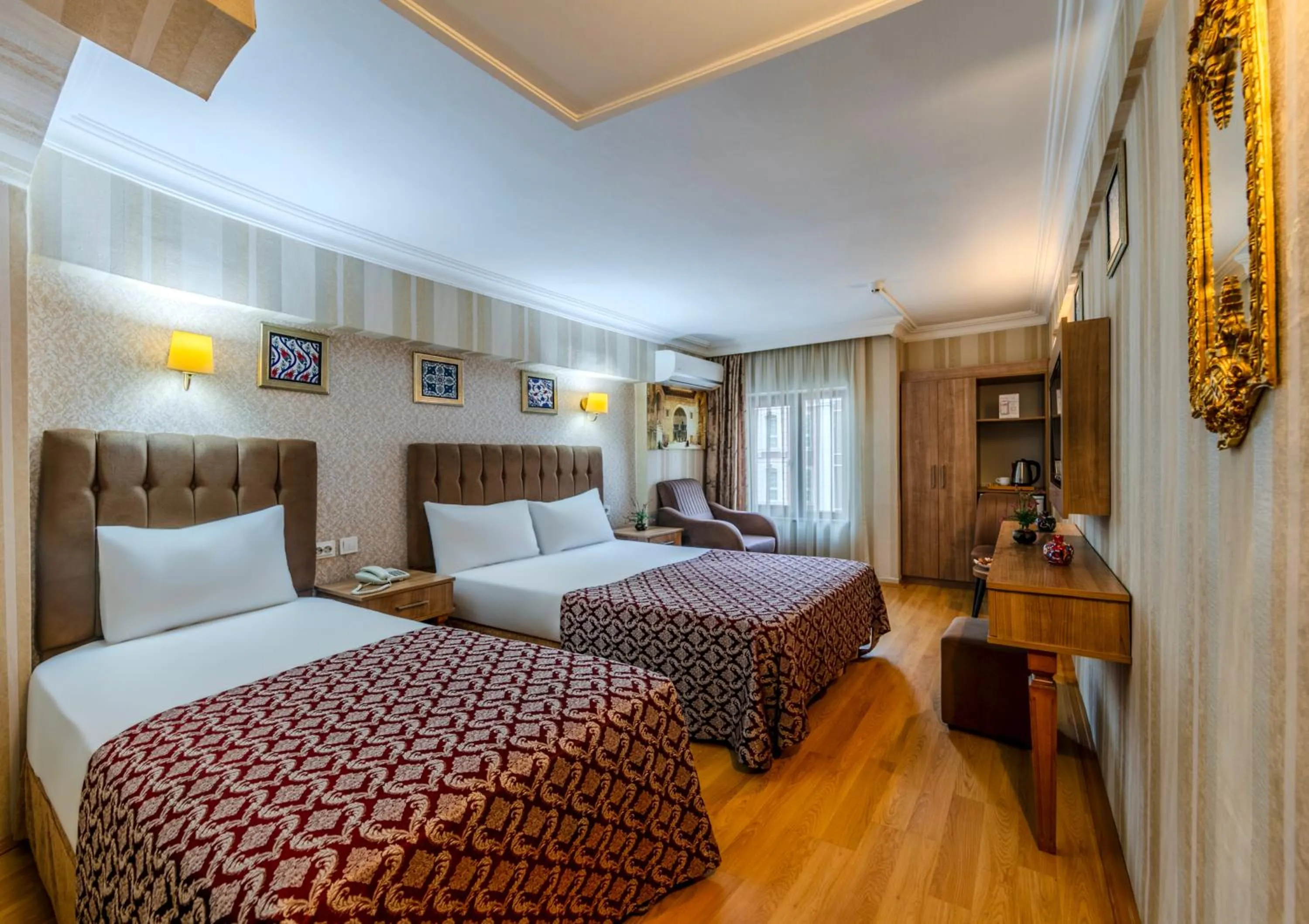 Bedroom, Bed in Hamit Hotel Istanbul - Special Category