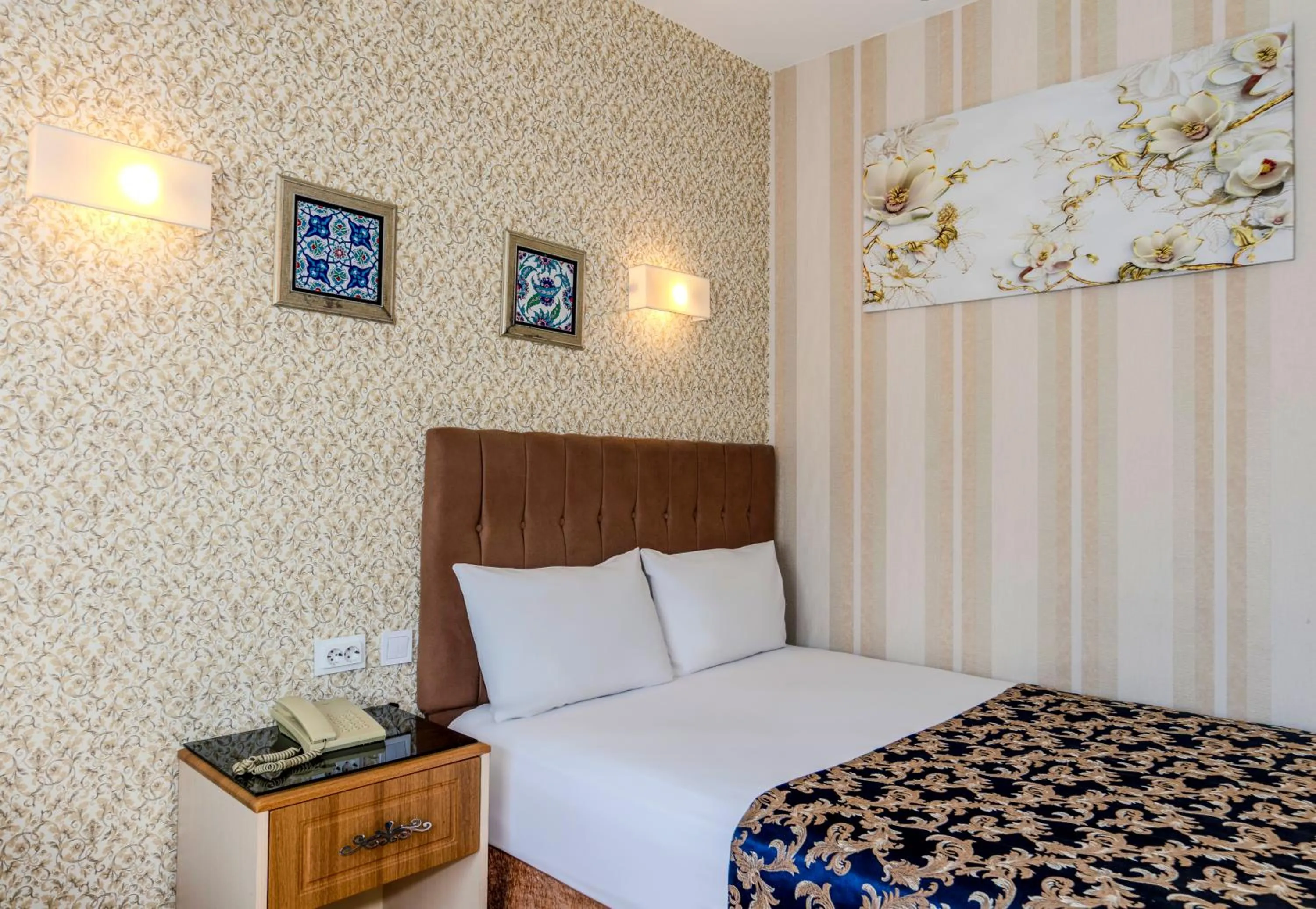 Bedroom, Bed in Hamit Hotel Istanbul - Special Category