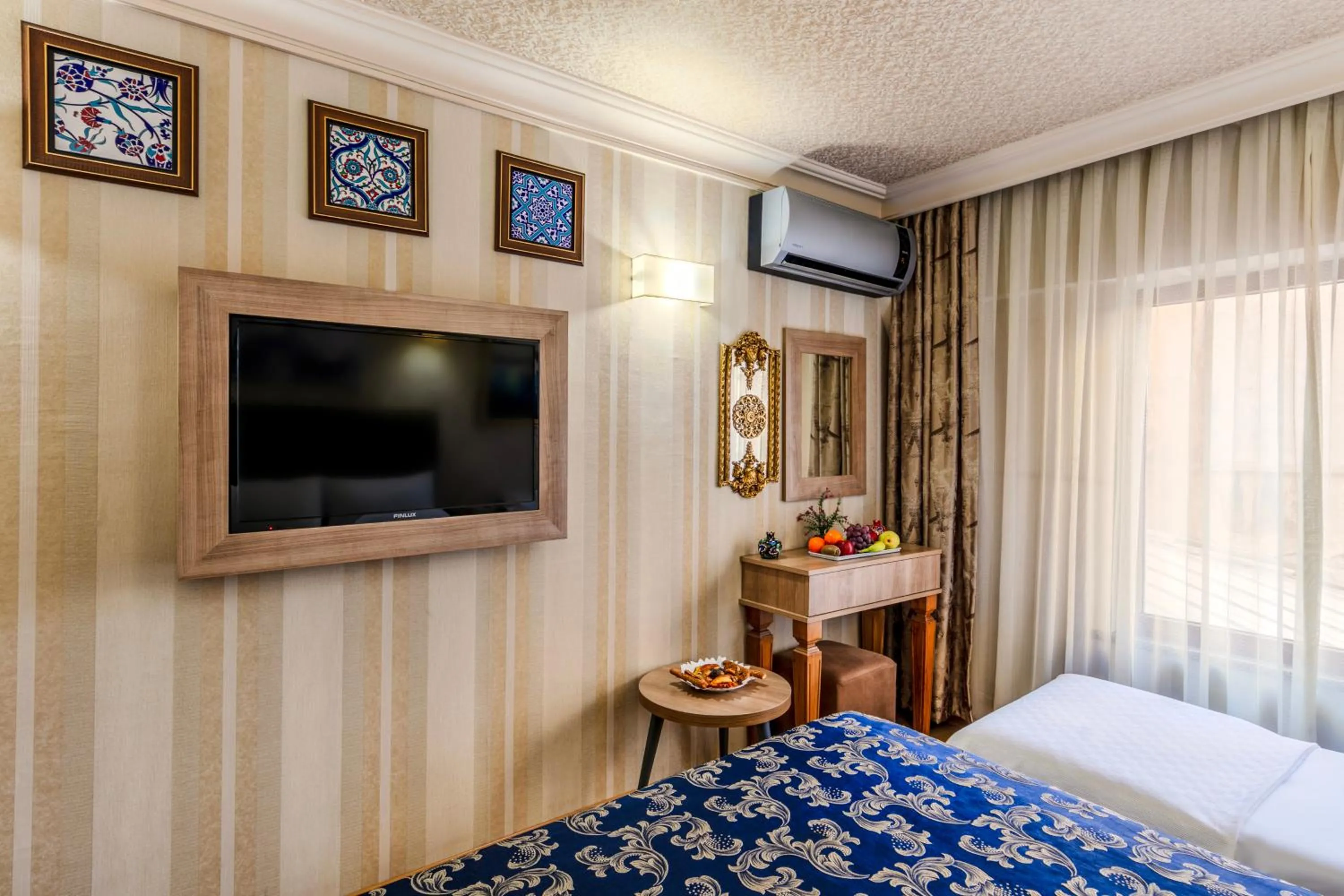 TV and multimedia, Bed in Hamit Hotel Istanbul - Special Category