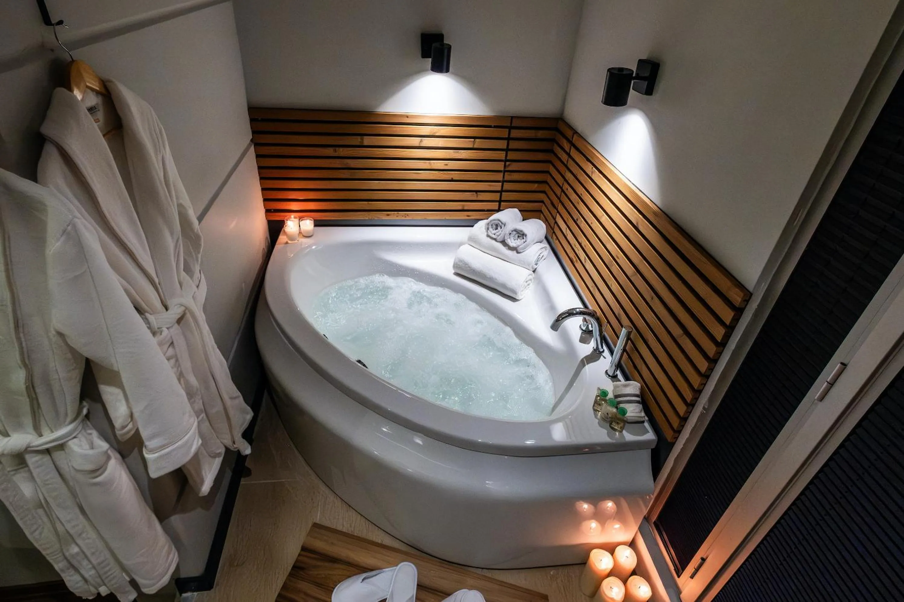 Natural landscape in Discovery Hotel