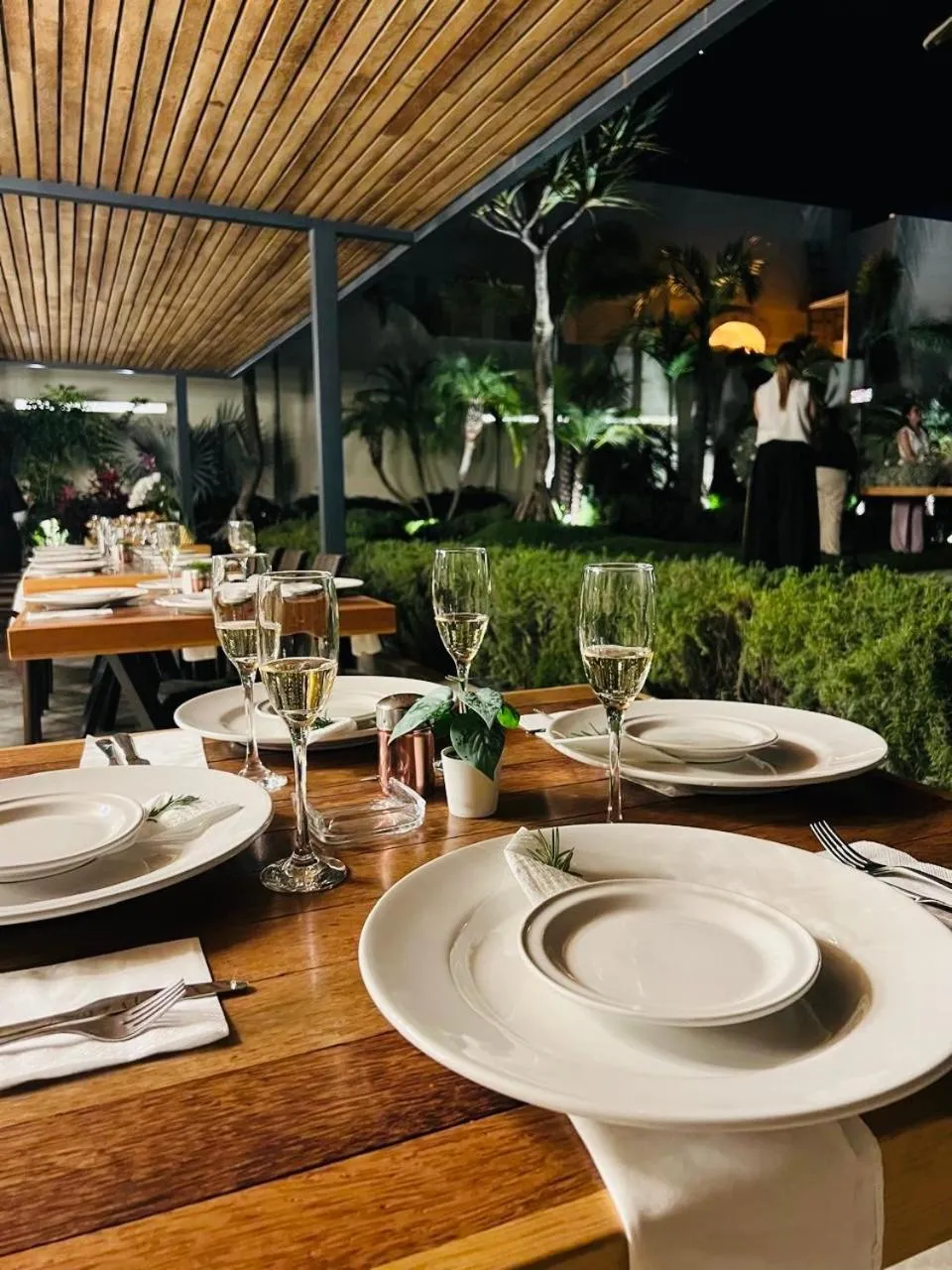 Restaurant/places to eat in Casa Begonias Hotel mas Villas