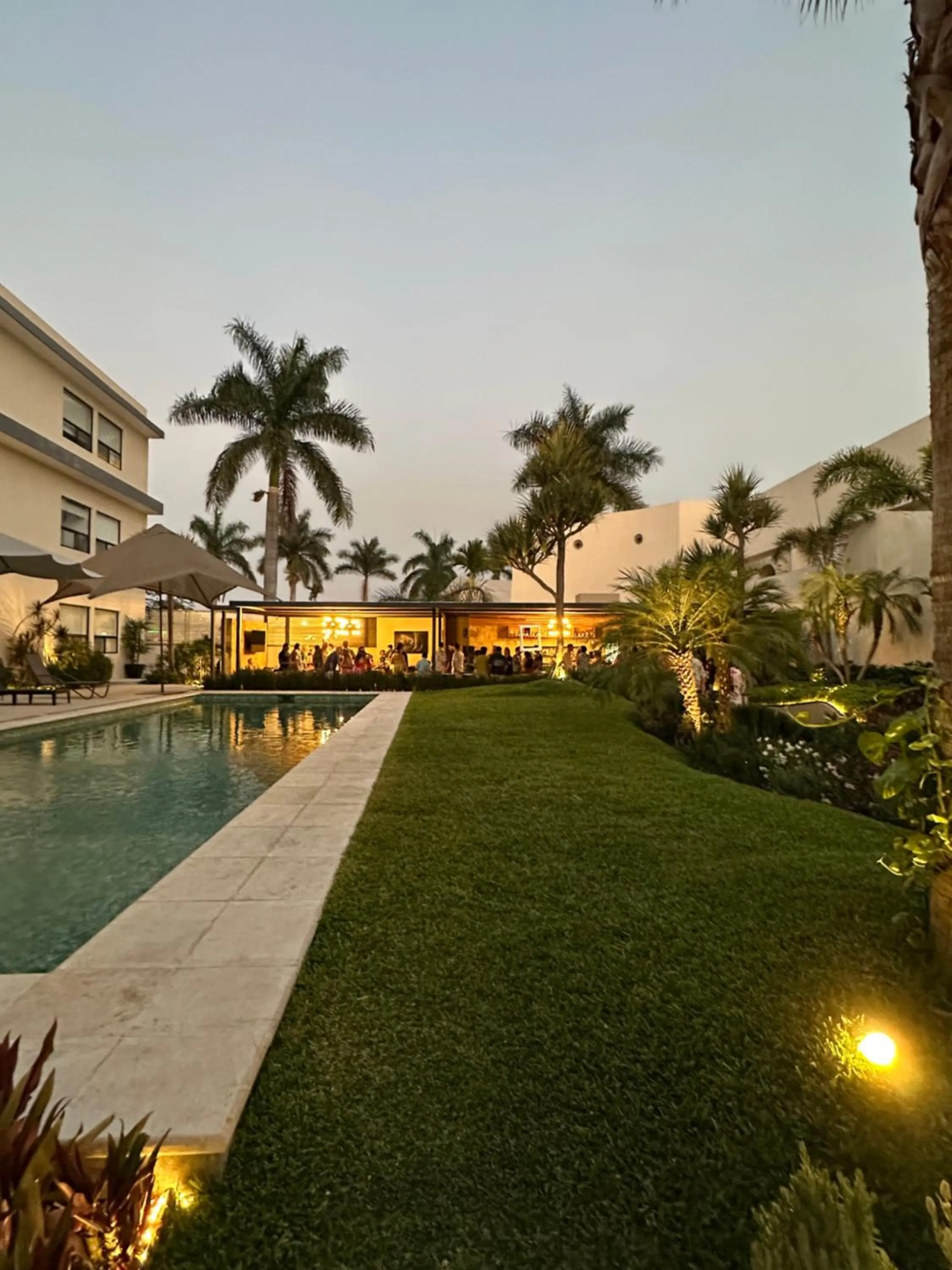 Restaurant/places to eat in Casa Begonias Hotel mas Villas