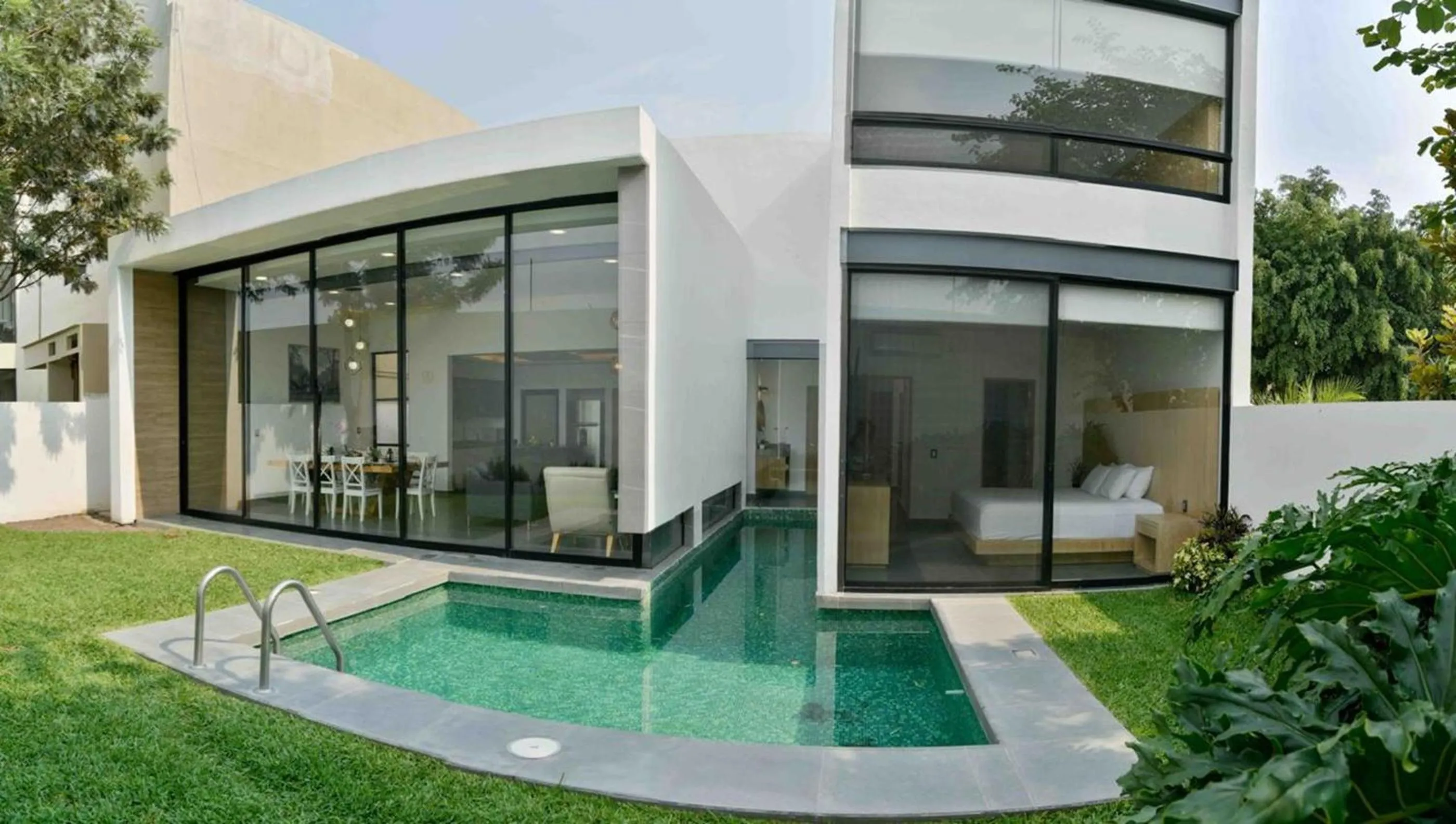 Swimming pool in Casa Begonias Hotel mas Villas