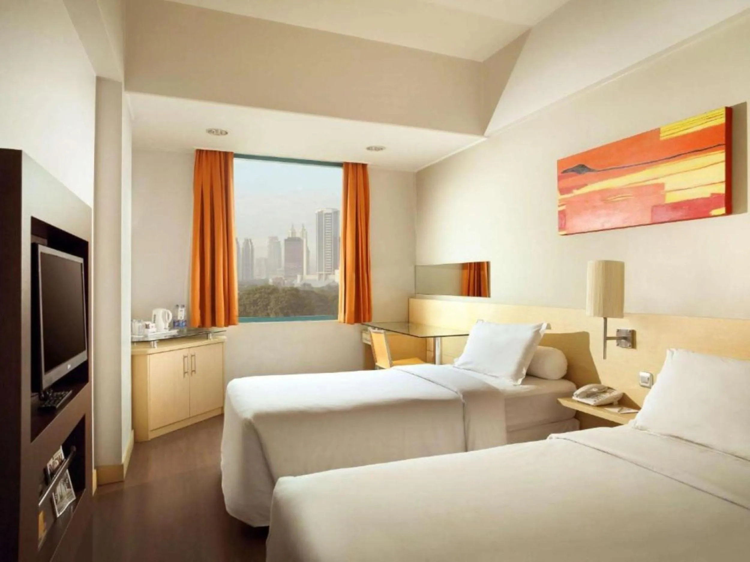 Photo of the whole room, Bed in Horison Arcadia Wahid Hasyim