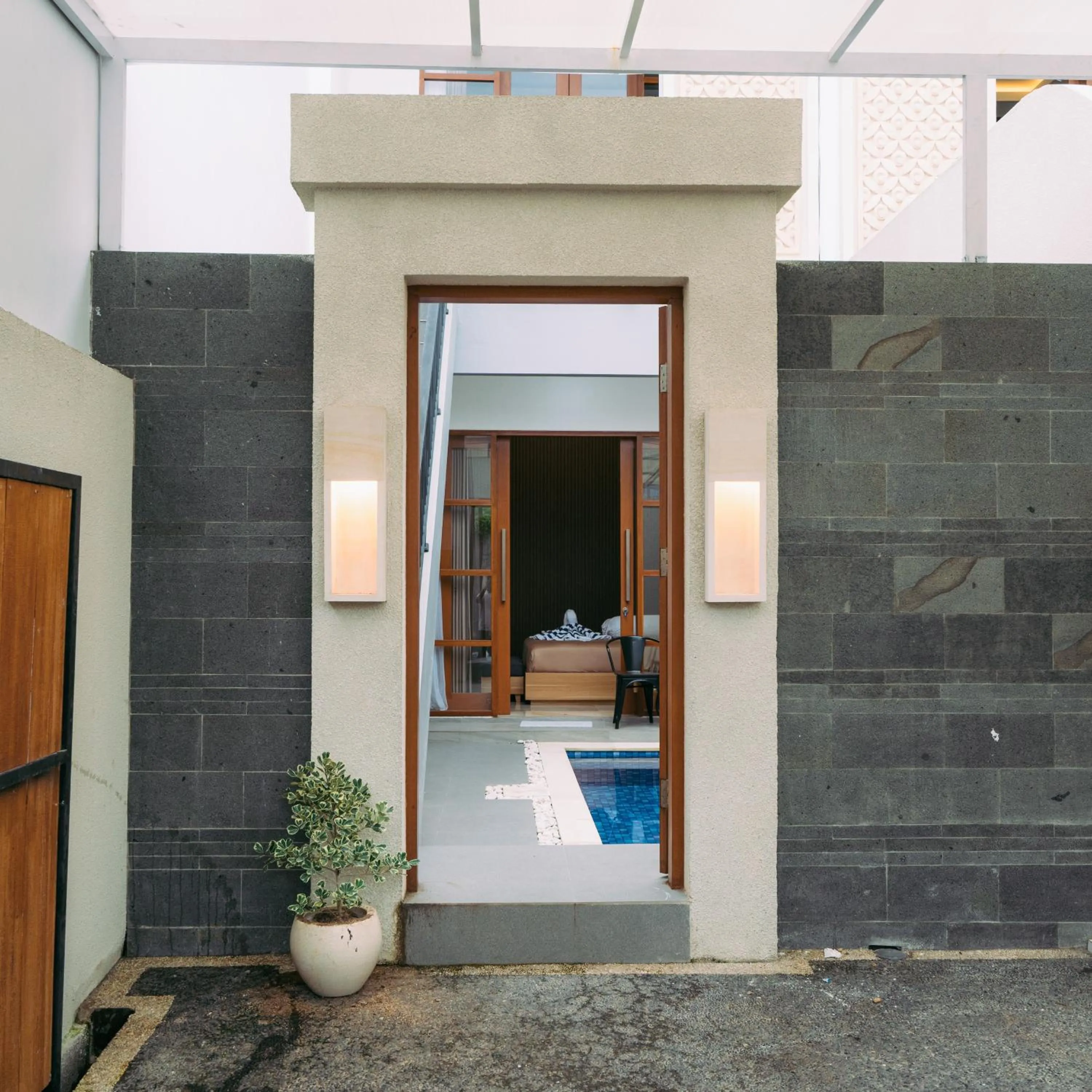 Facade/entrance in The Lavana Nakula Villa Kuta Sunset
