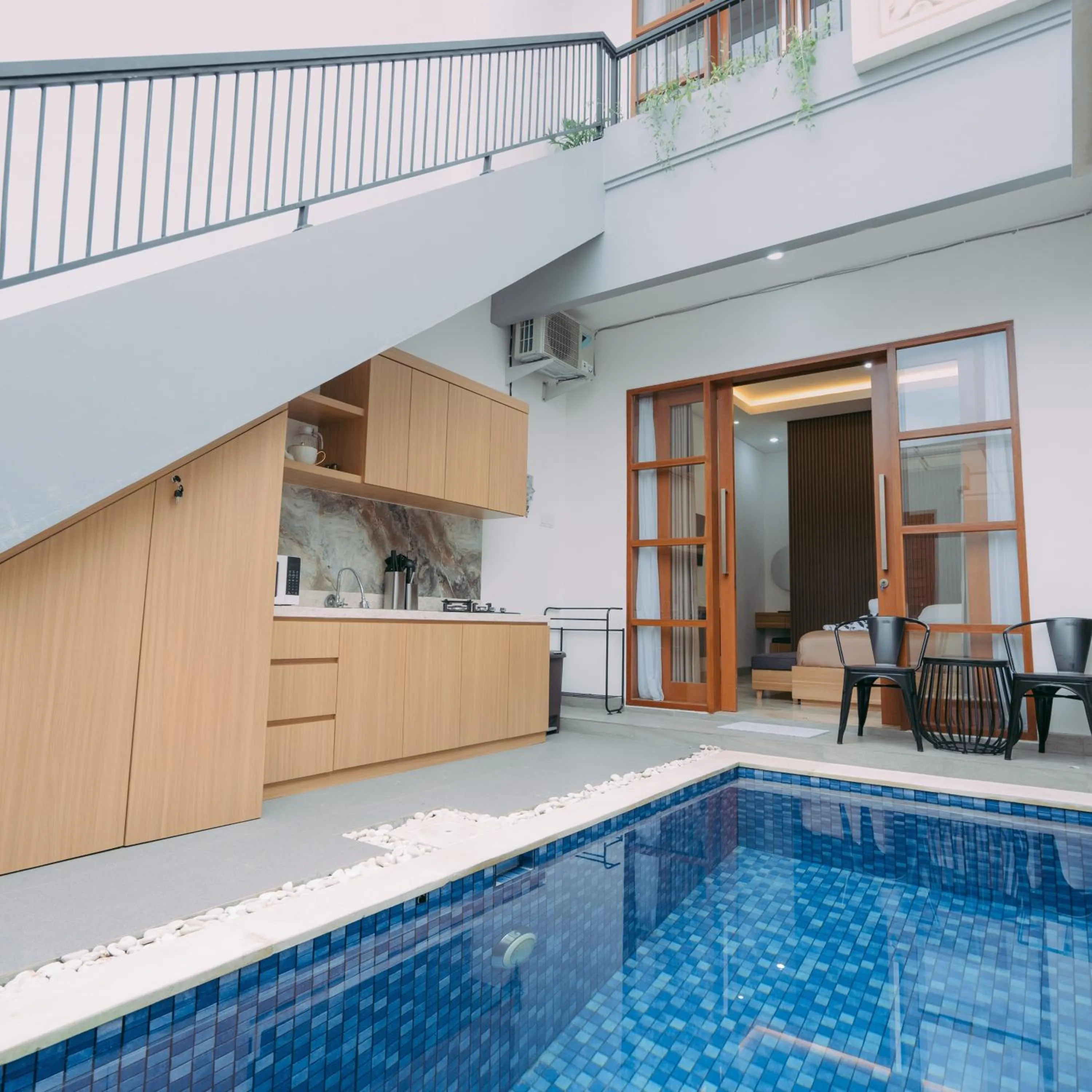 Swimming pool in The Lavana Nakula Villa Kuta Sunset