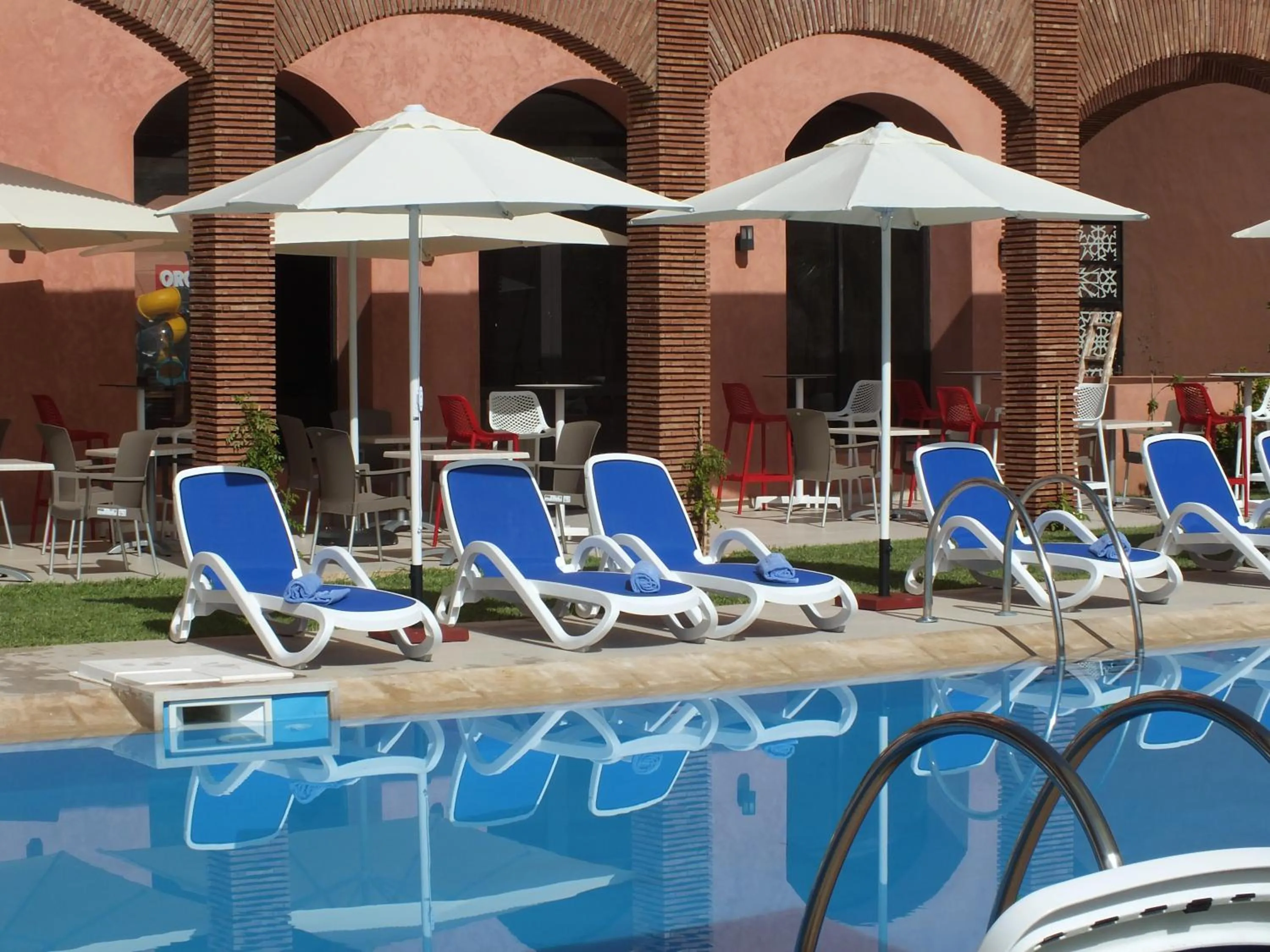 Swimming pool in Hotel Relax Marrakech