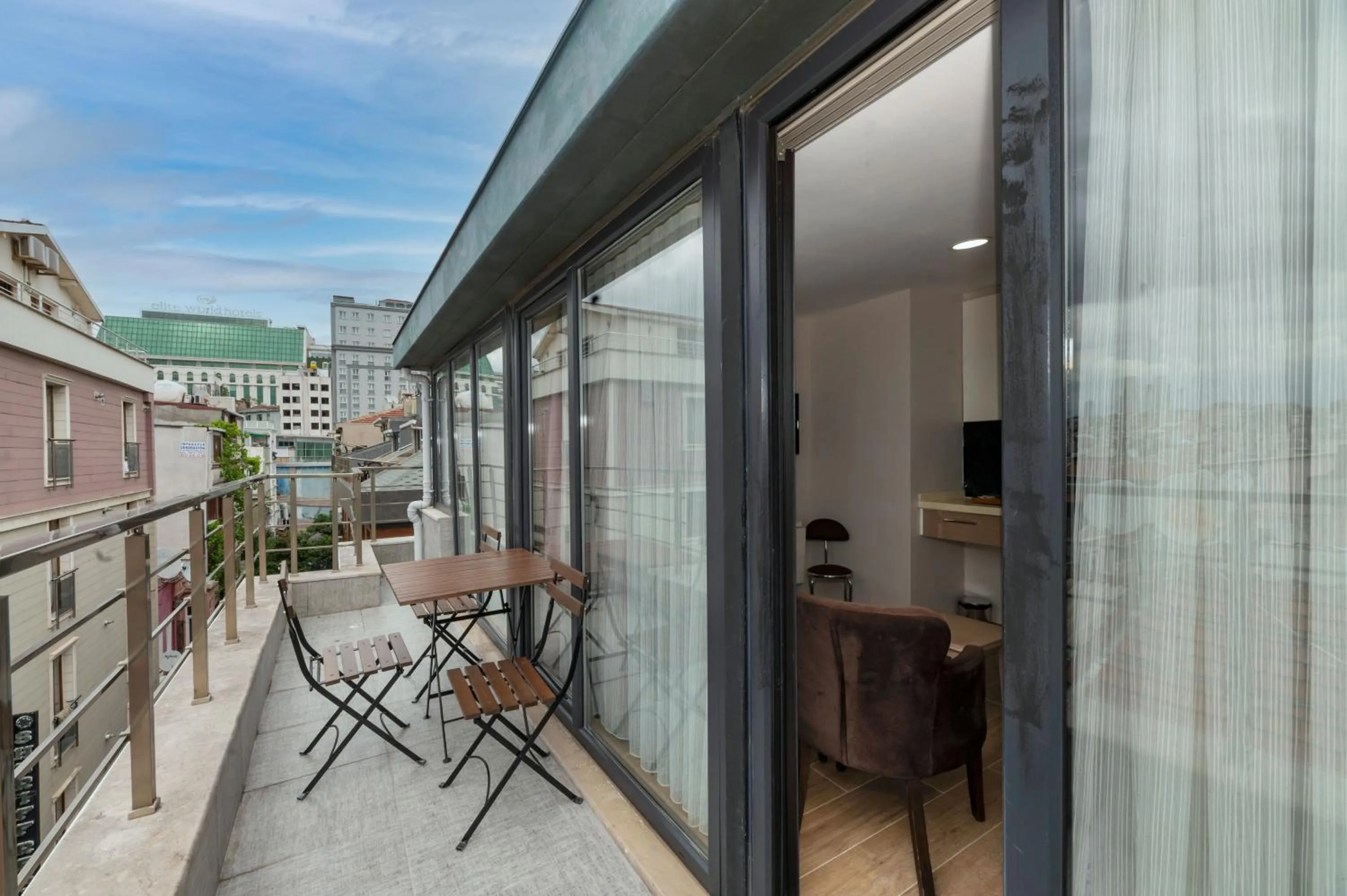 Balcony/Terrace in Taksim Peri Suite
