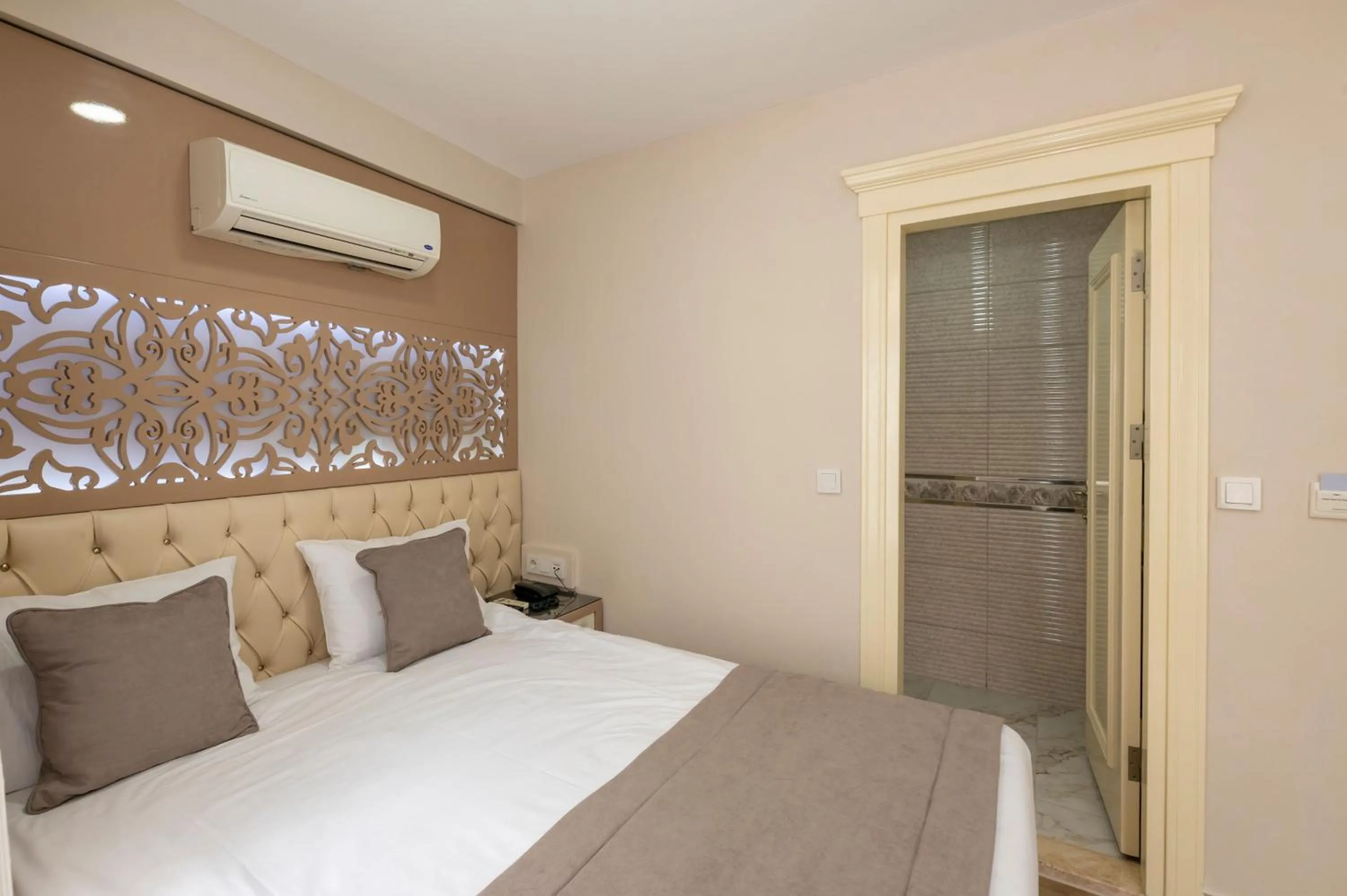 Bedroom, Bed in Taksim Peri Suite