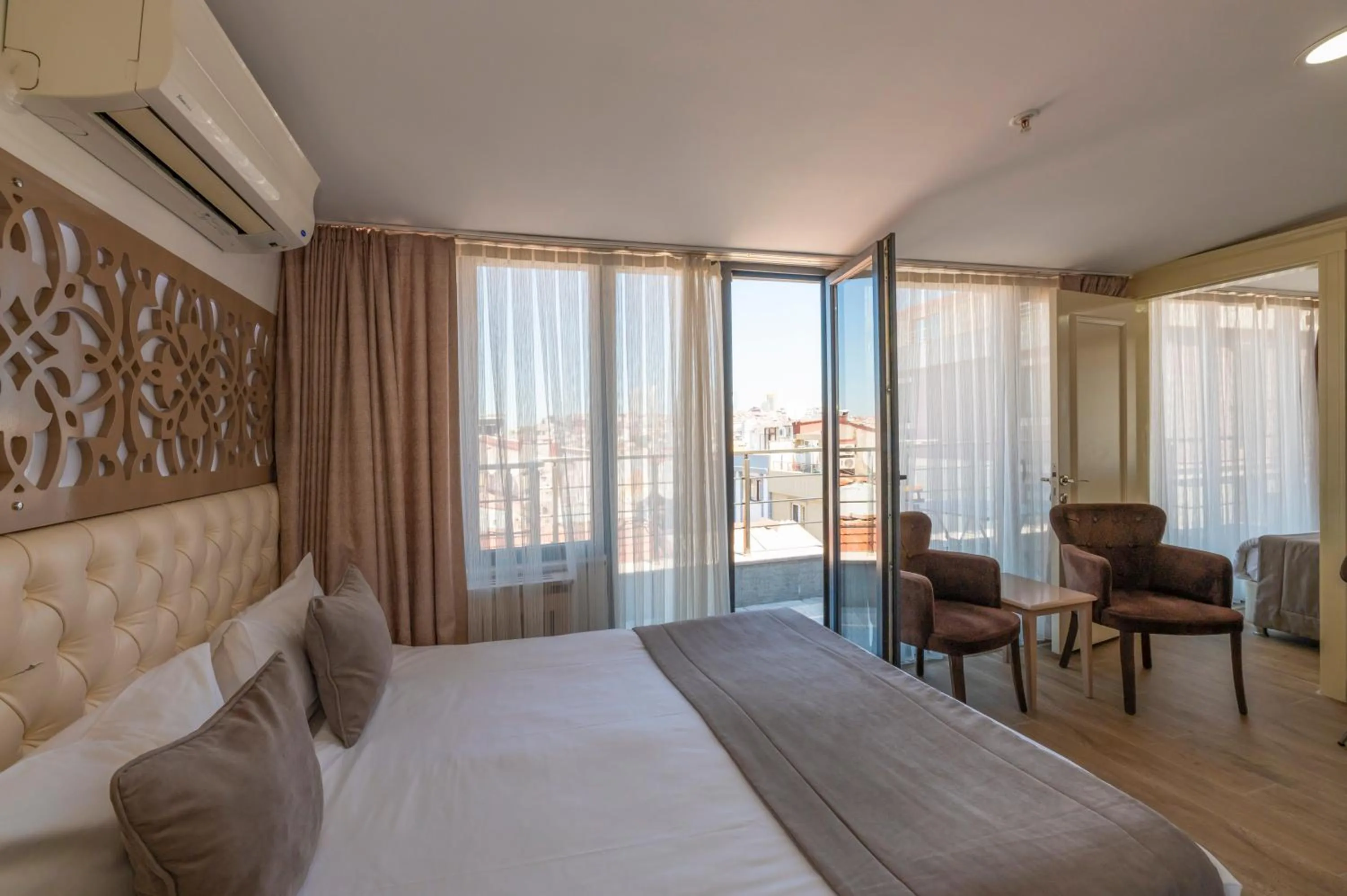Bed in Taksim Peri Suite