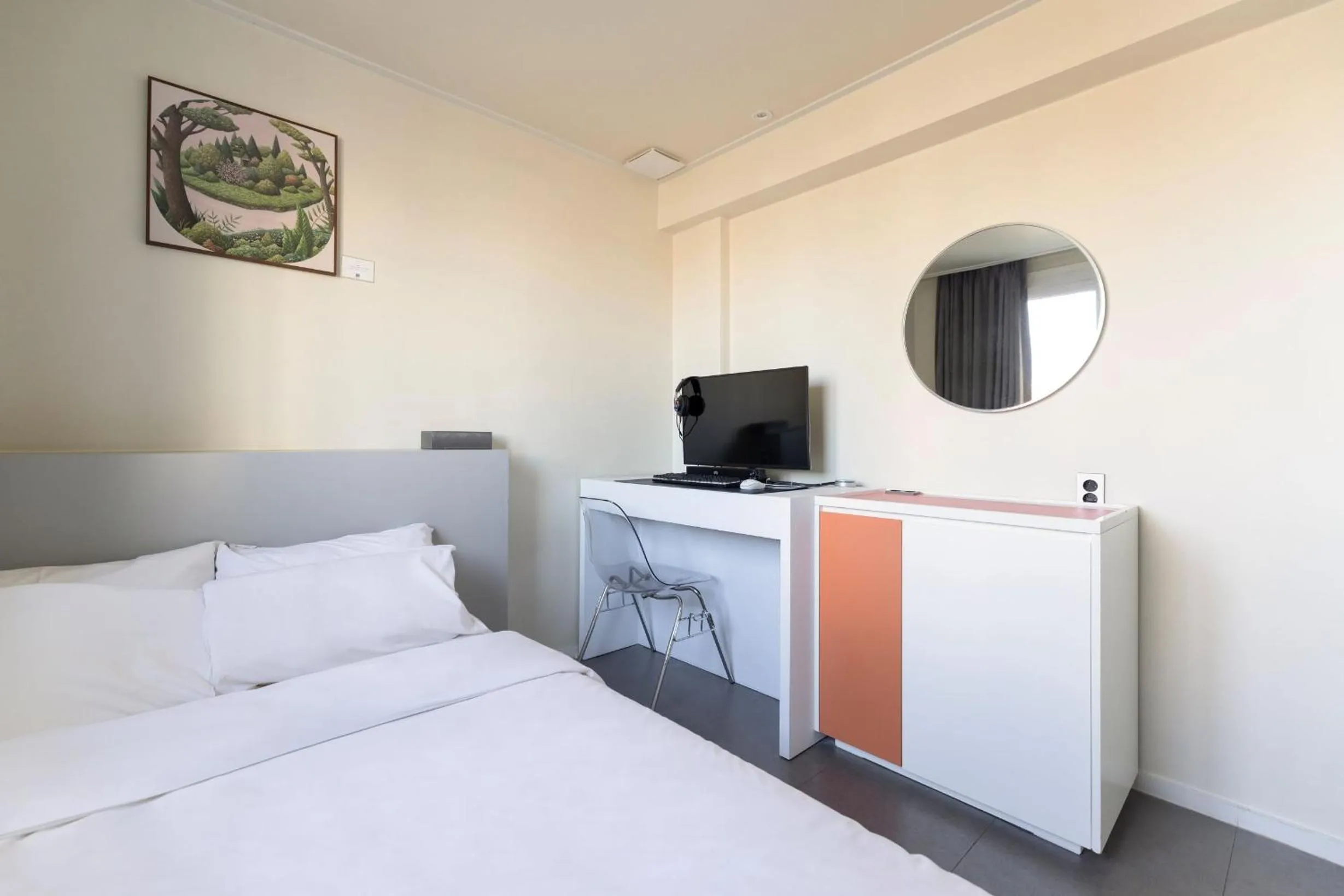 Photo of the whole room, Bed in Aank Air Icheon Seolbong Lake