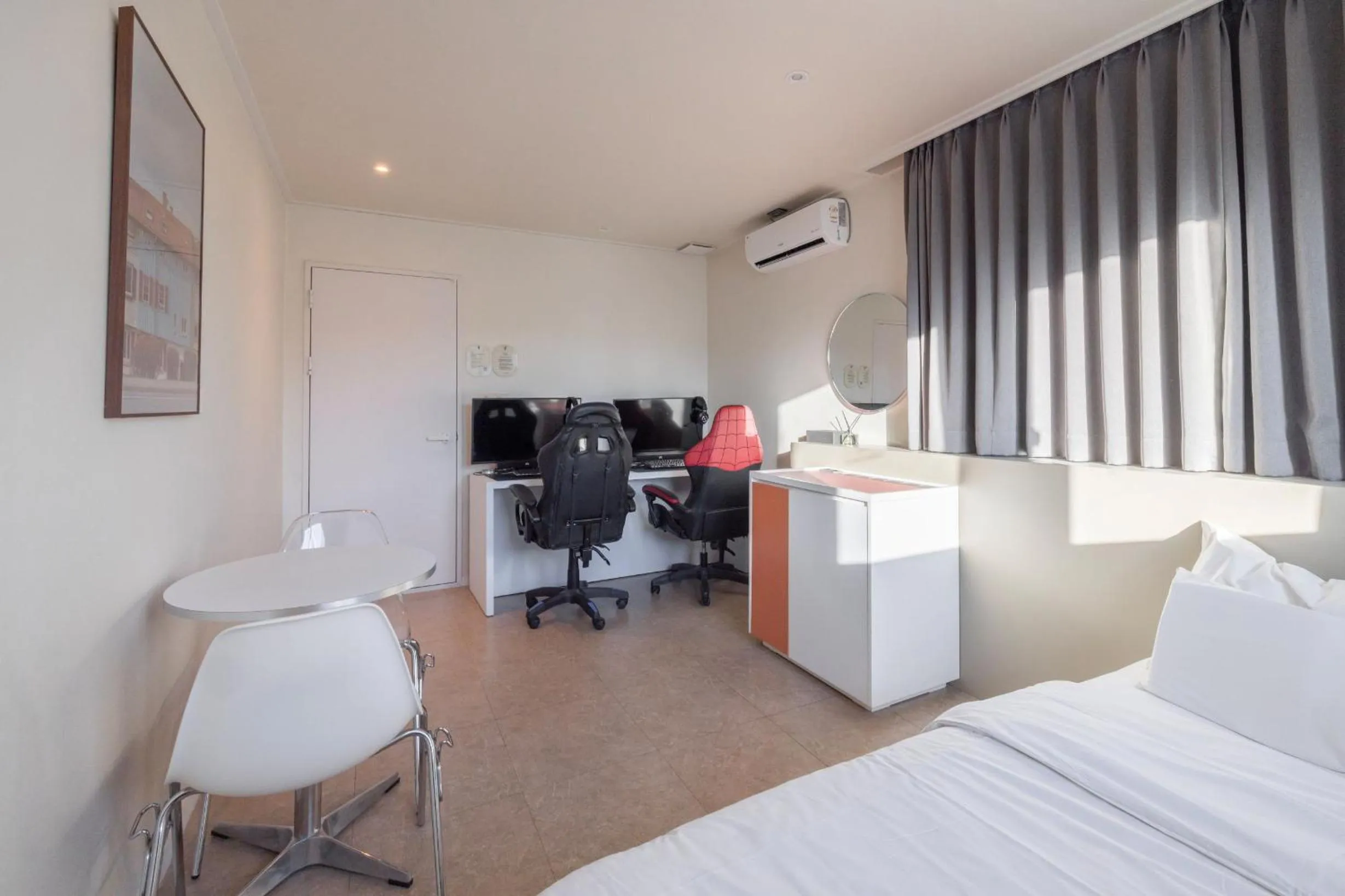 Photo of the whole room, Bed in Aank Air Icheon Seolbong Lake