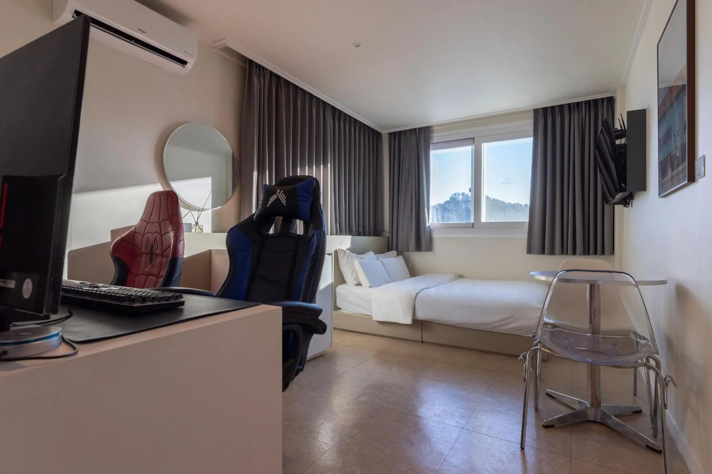 Photo of the whole room, Bed in Aank Air Icheon Seolbong Lake