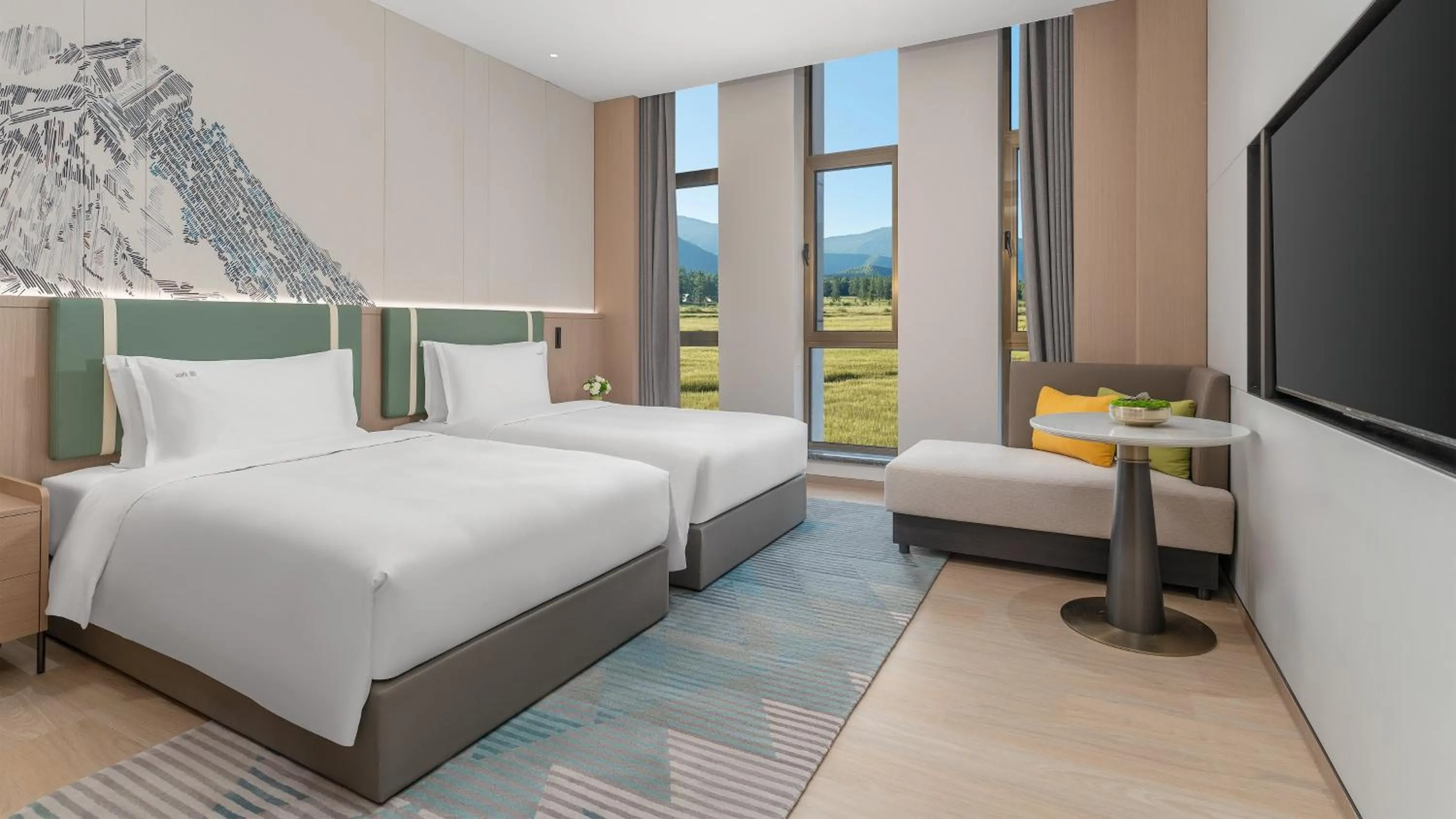 Photo of the whole room, Bed in Holiday Inn Liaoyuan City Center by IHG