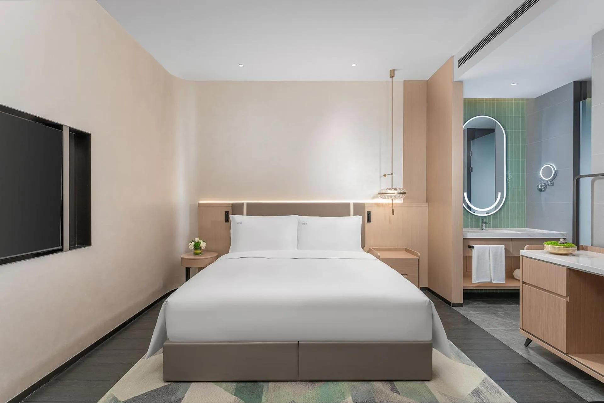 Bedroom, Bed in Holiday Inn Liaoyuan City Center by IHG