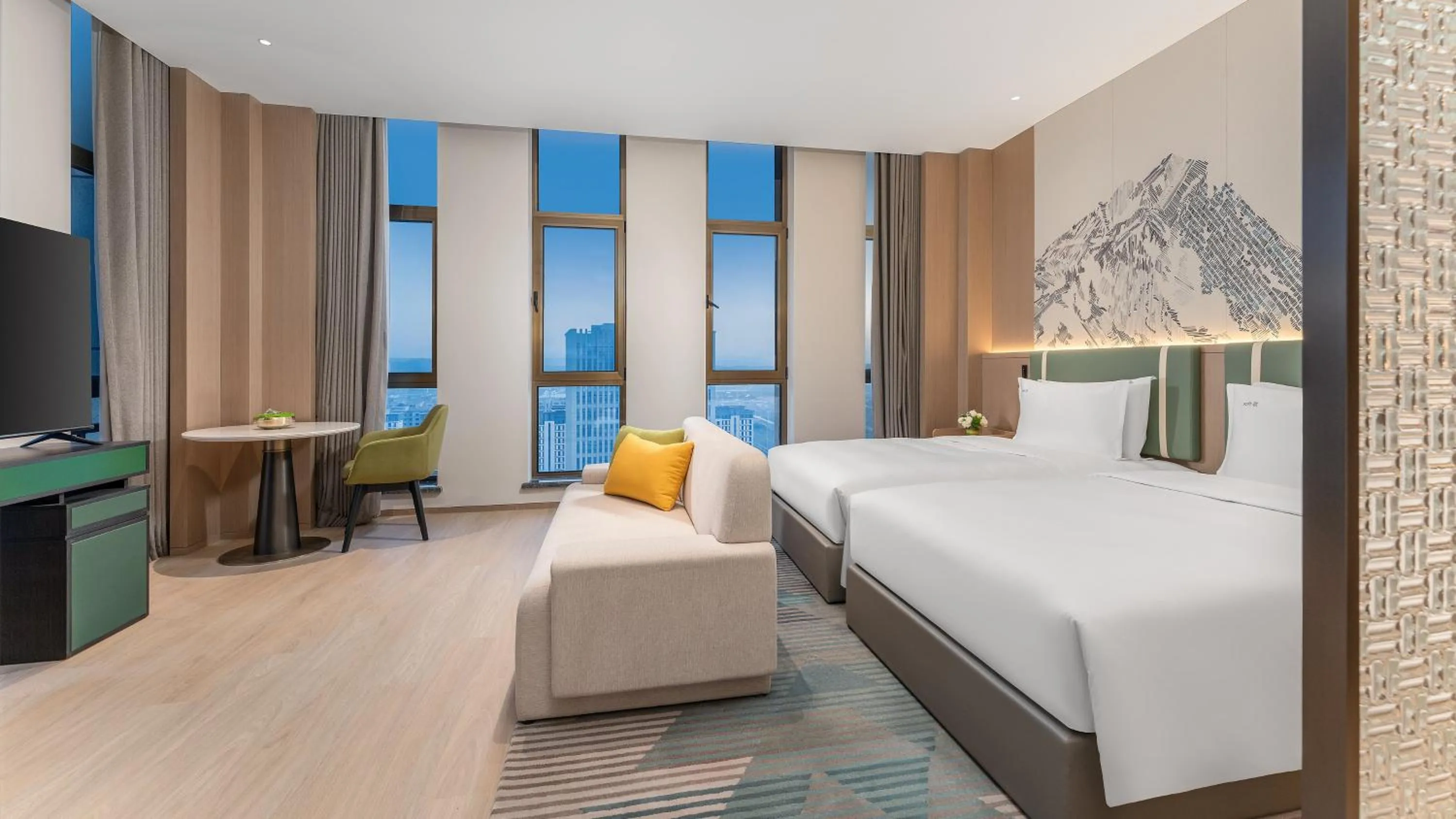 Photo of the whole room, Bed in Holiday Inn Liaoyuan City Center by IHG