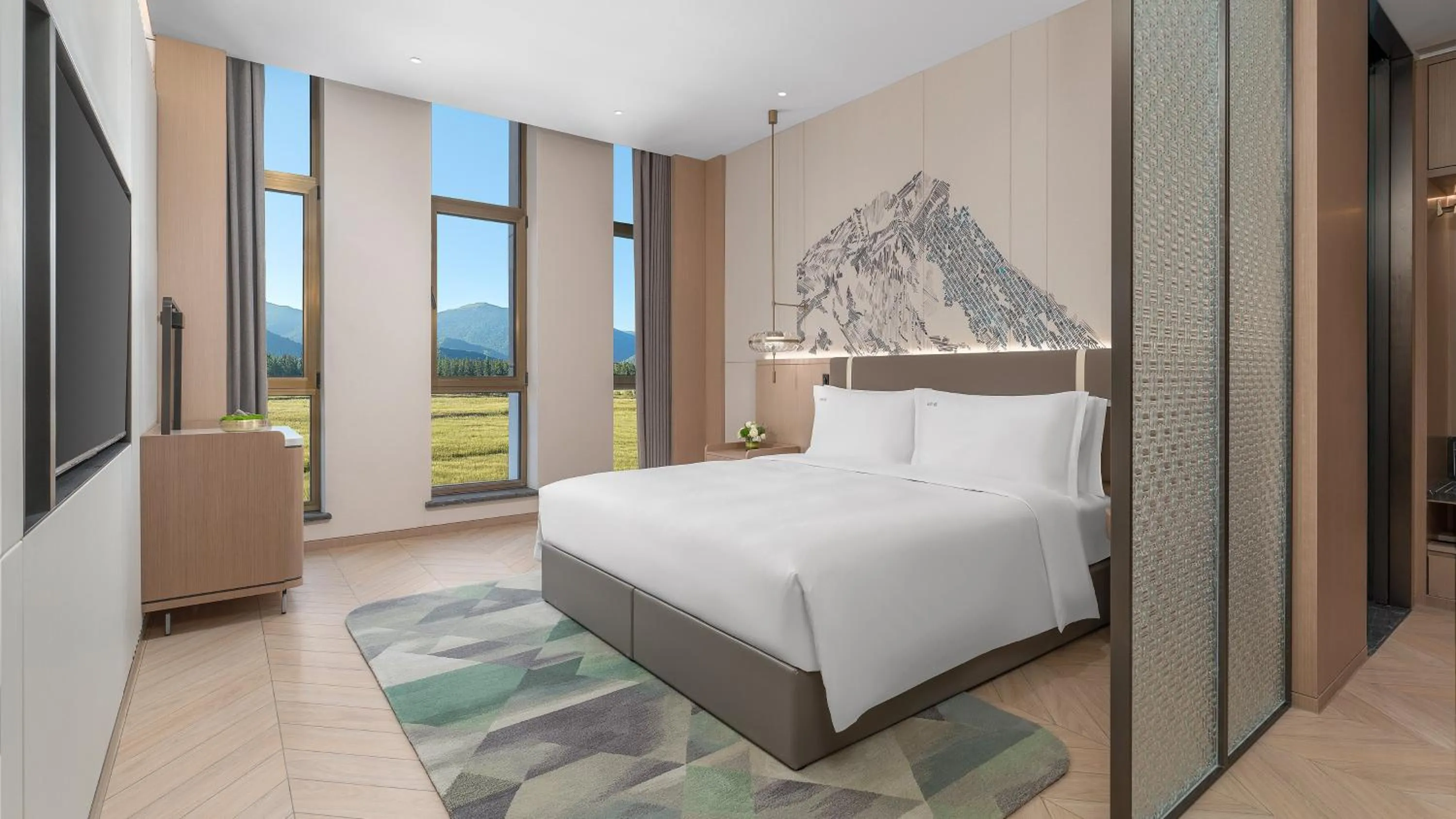 Photo of the whole room, Bed in Holiday Inn Liaoyuan City Center by IHG