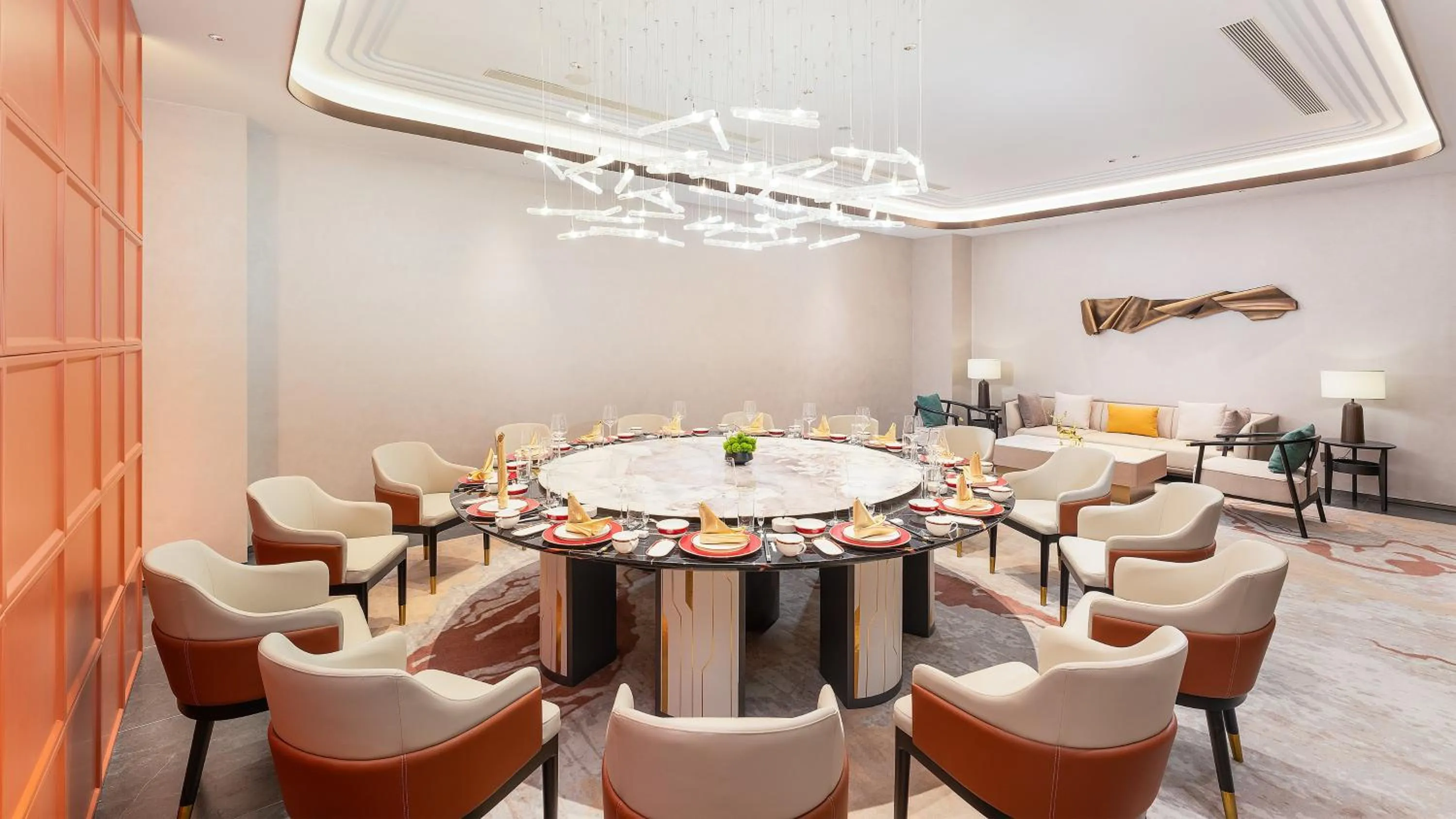 Restaurant/places to eat in Holiday Inn Liaoyuan City Center by IHG