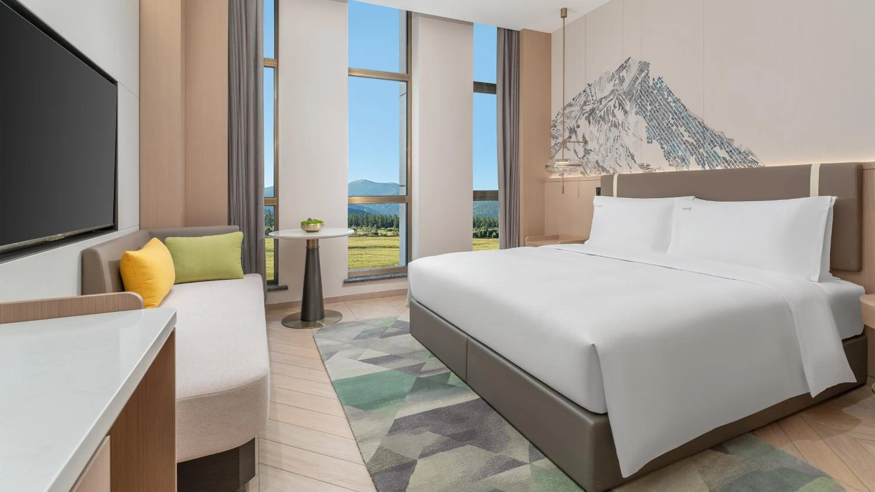 Photo of the whole room, Bed in Holiday Inn Liaoyuan City Center by IHG