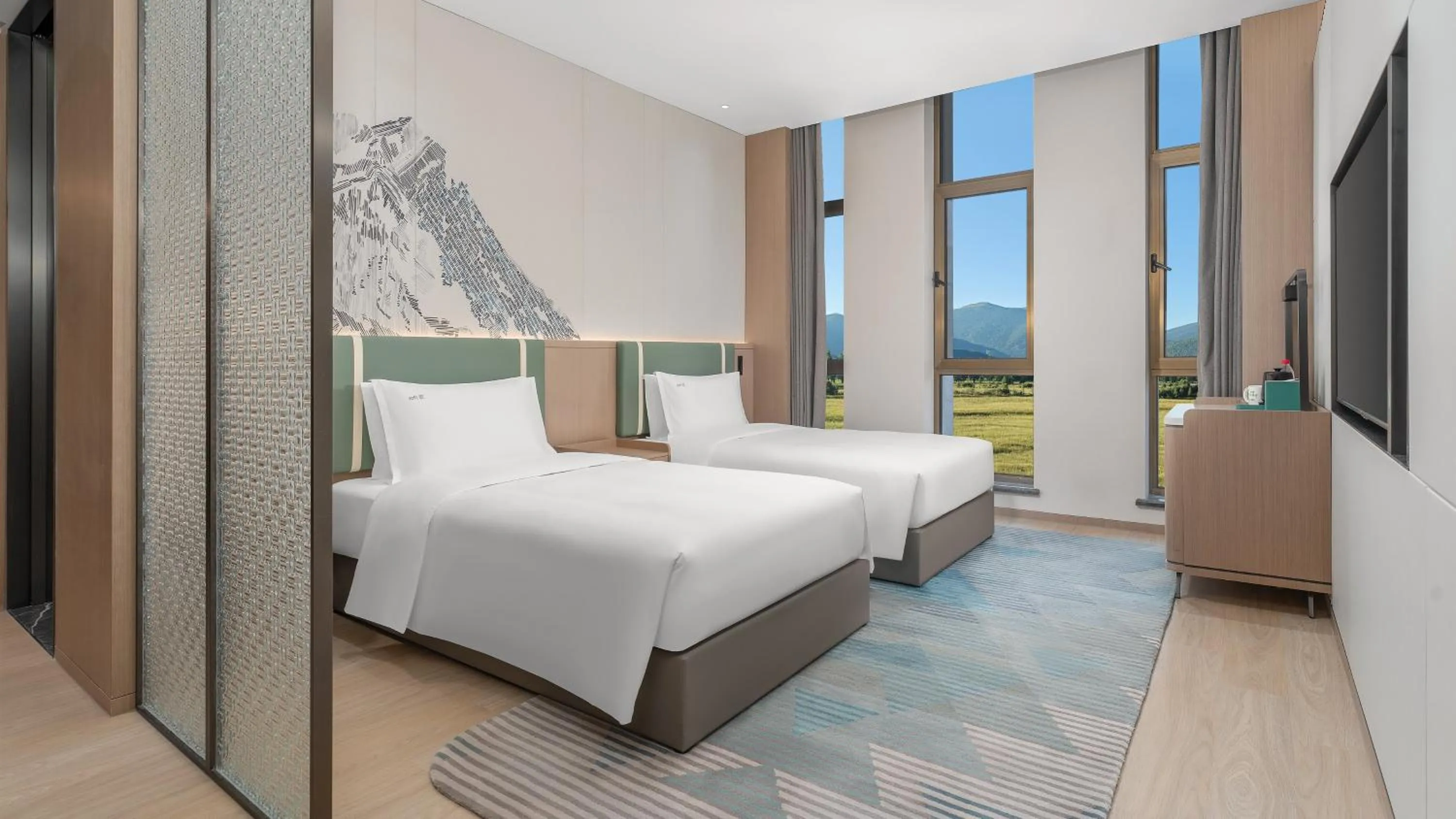 Photo of the whole room, Bed in Holiday Inn Liaoyuan City Center by IHG