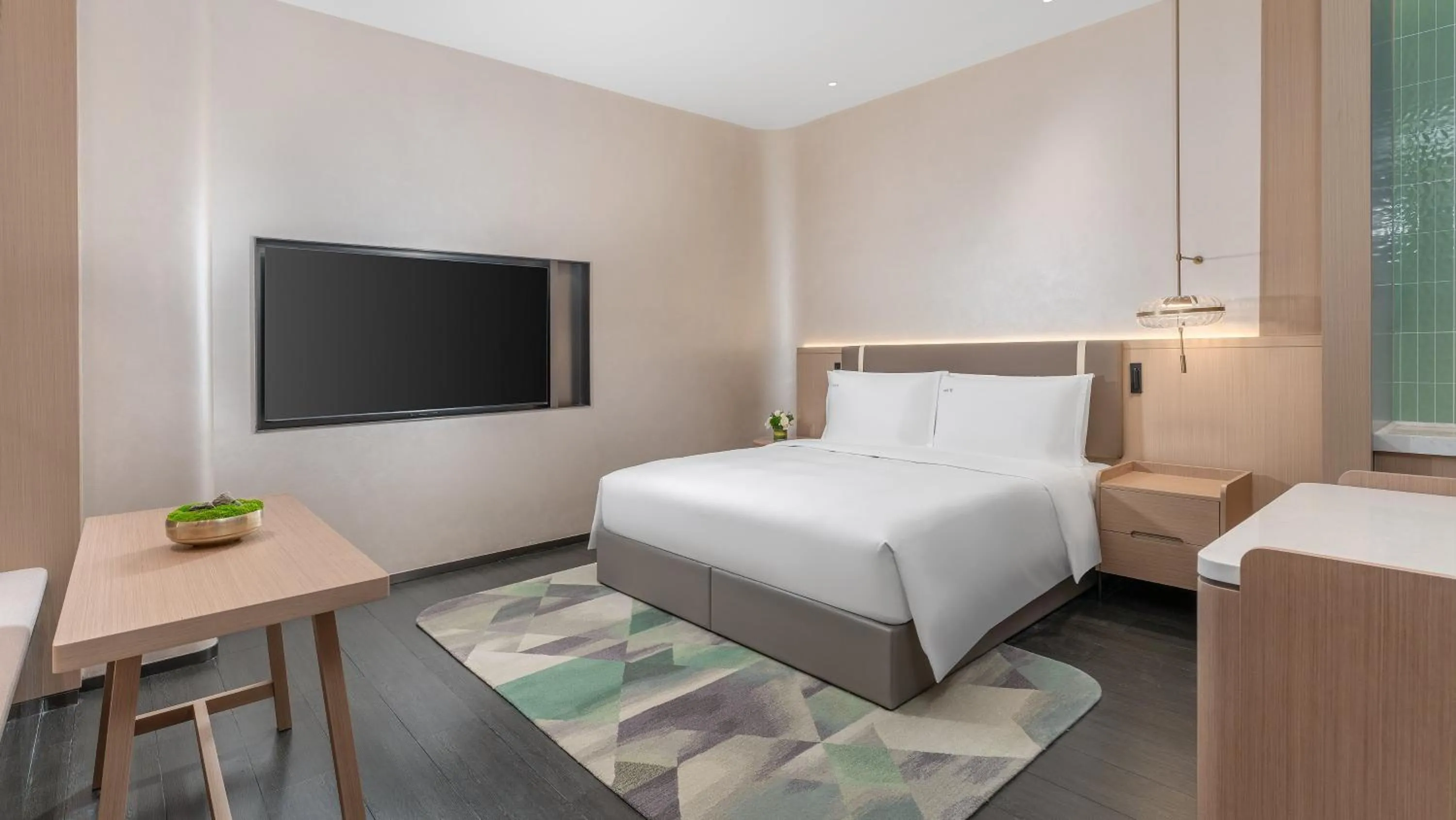 Photo of the whole room, Bed in Holiday Inn Liaoyuan City Center by IHG