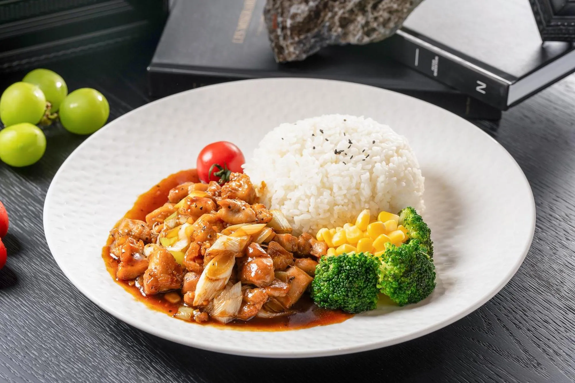 Food and drinks in Holiday Inn & Suites Chongqing Nanan by IHG